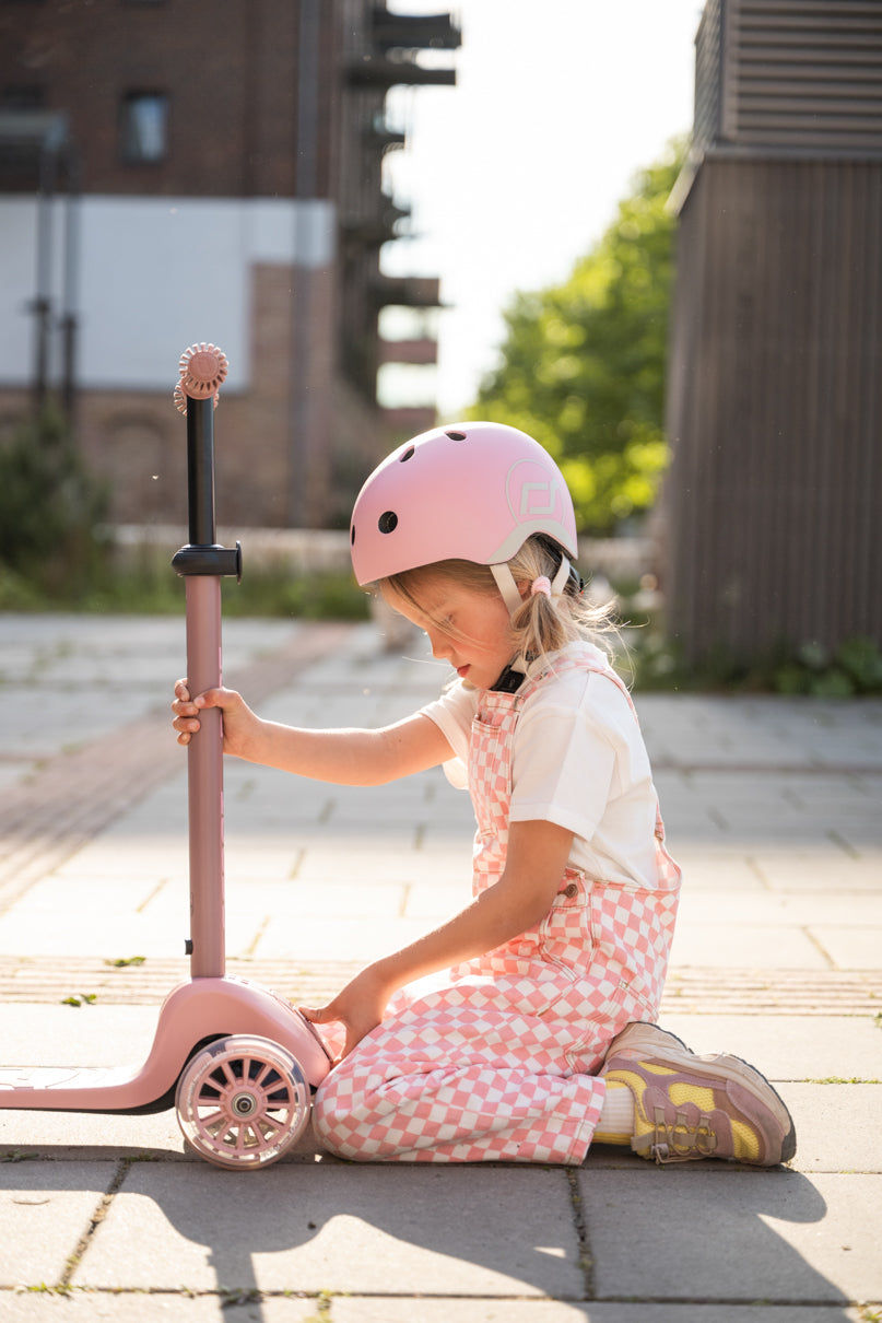 Scoot & Ride Highwaykick 3S LED Scooter — Rose