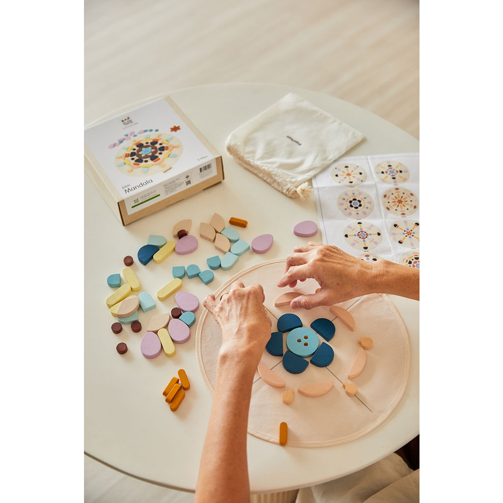 PlanToys Mandala — Wooden Pattern Building Set