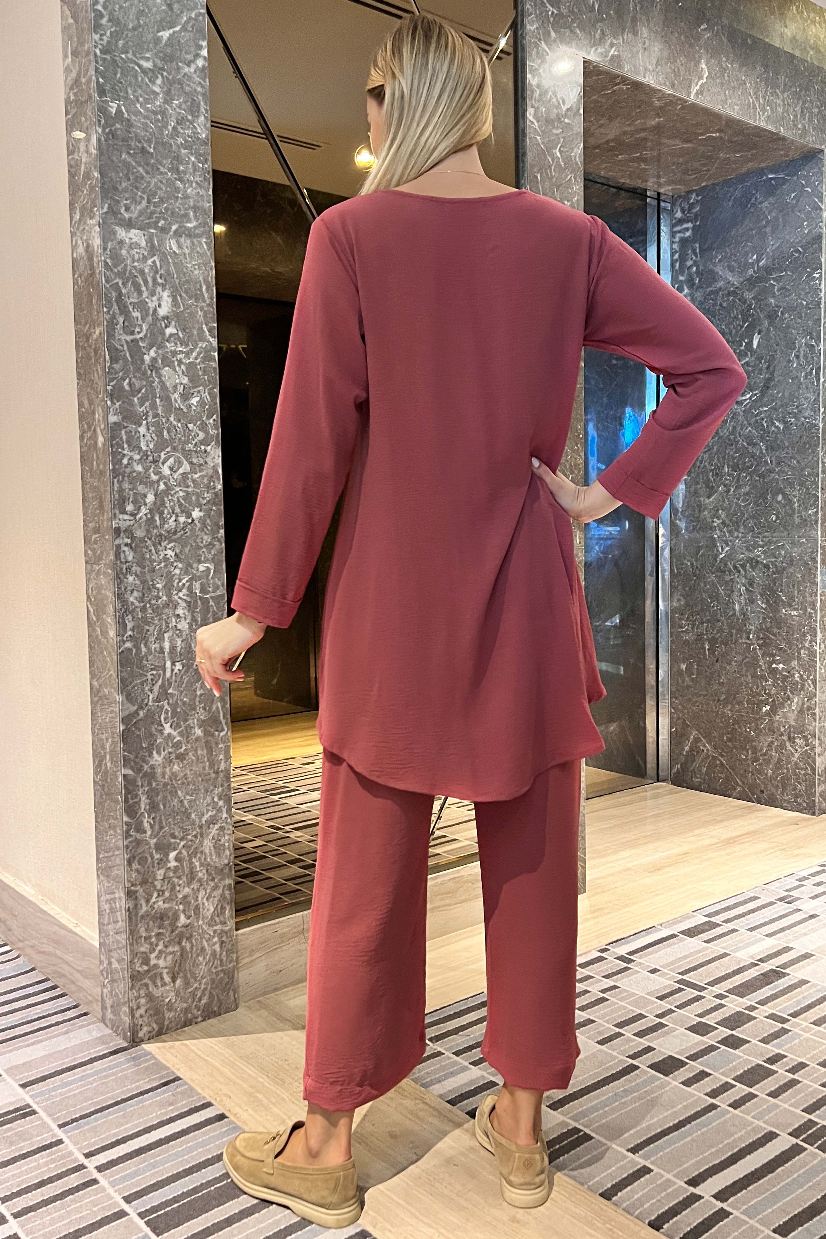 MOiSTREET Light Maroon CEY Fabric Top And Pants Set