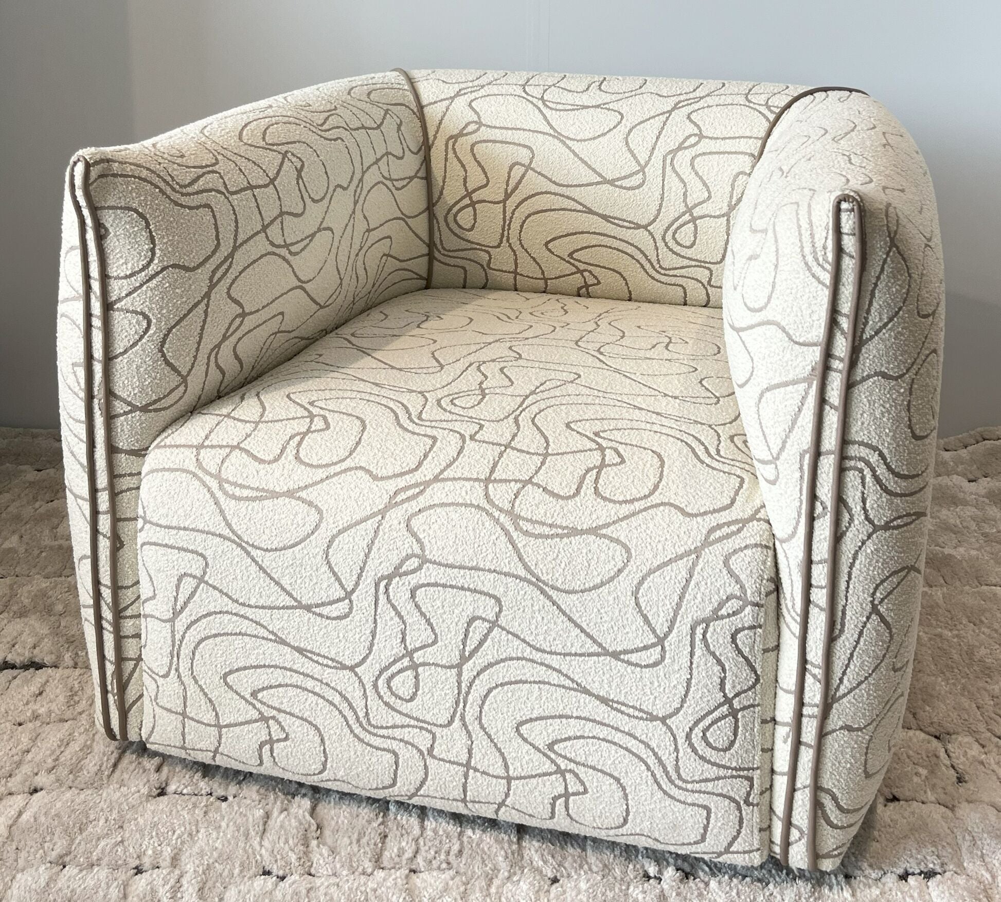 MI Abstract Patterned Cotton Fabric Accent Chair