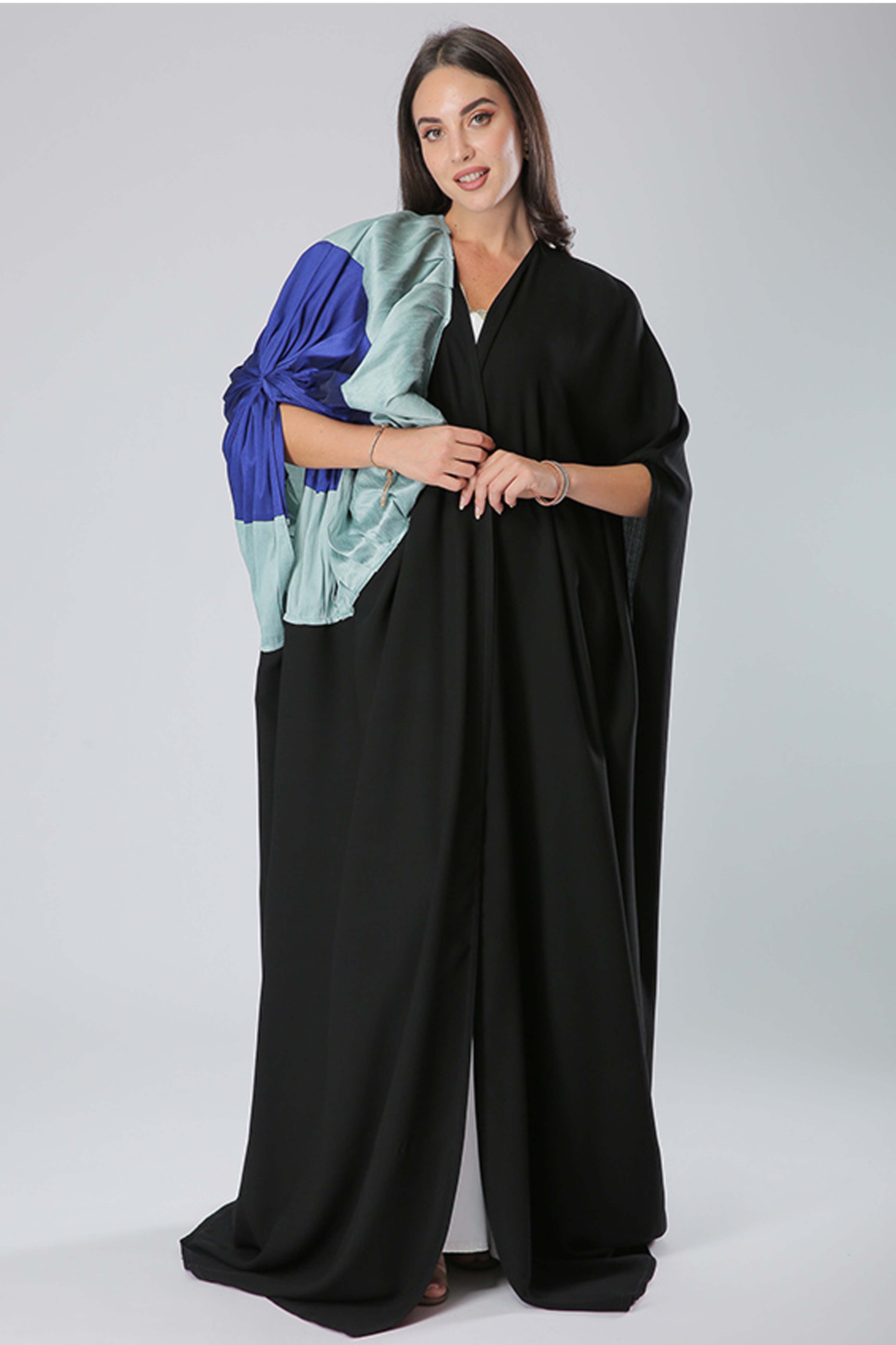 MOiSTREET Frill Flower Abaya