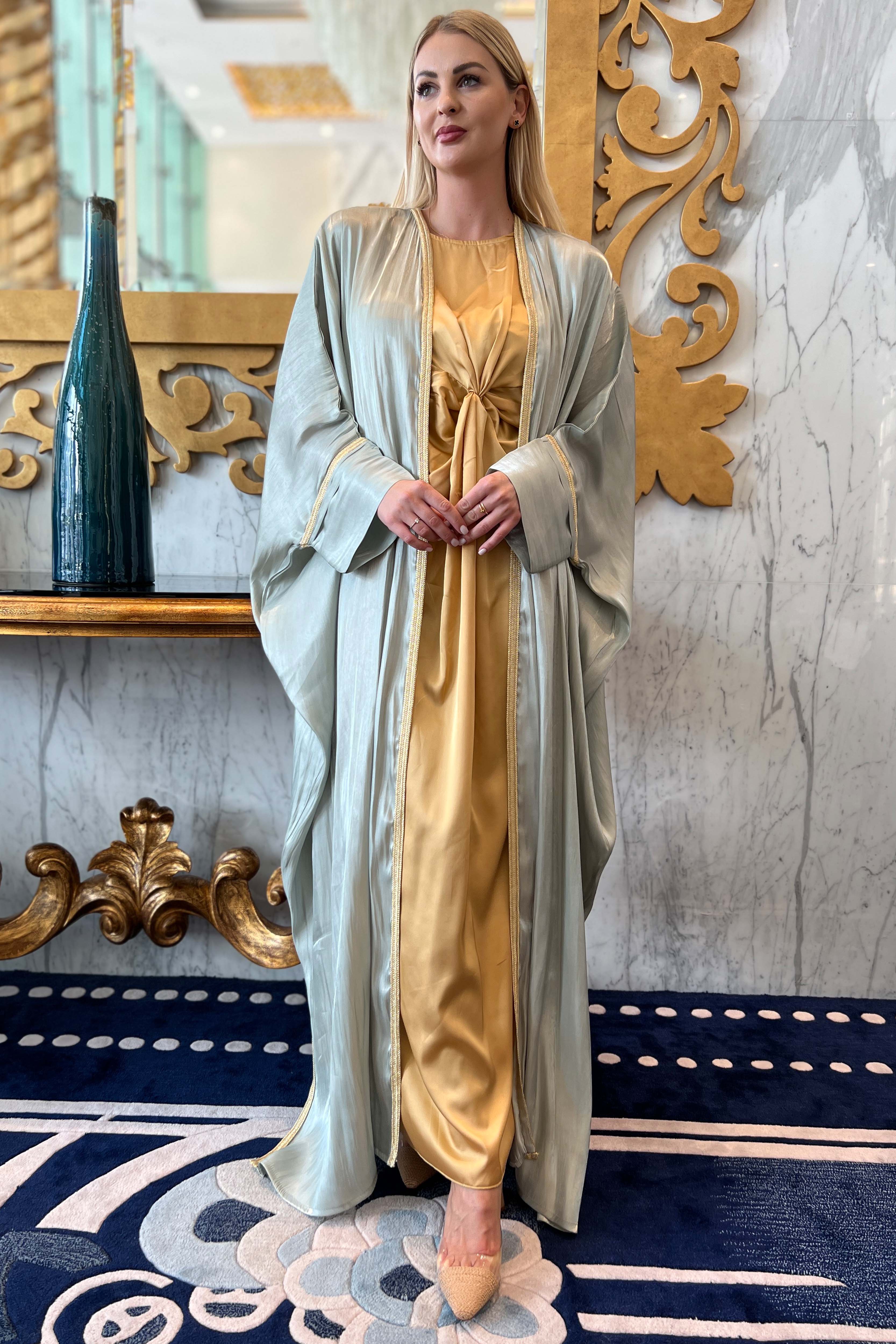 MOiSTREET Grey Rotana Shimmer Bhist Abaya Set