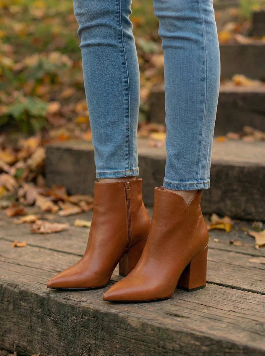 Stuart Weitzman Vera Leather Boots