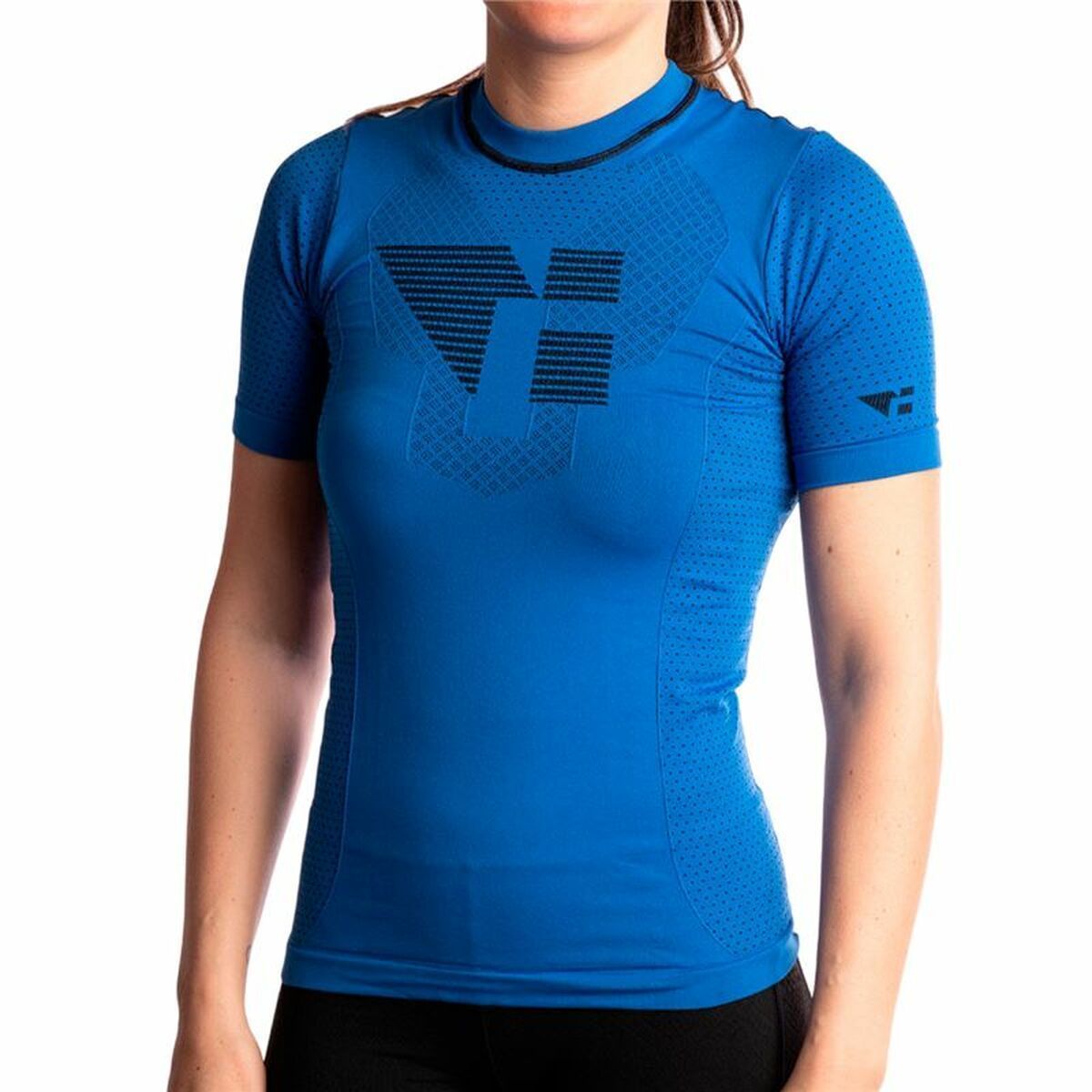 تي شيرت رجالي بأكمام قصيرة باللون الأزرق الفاتح