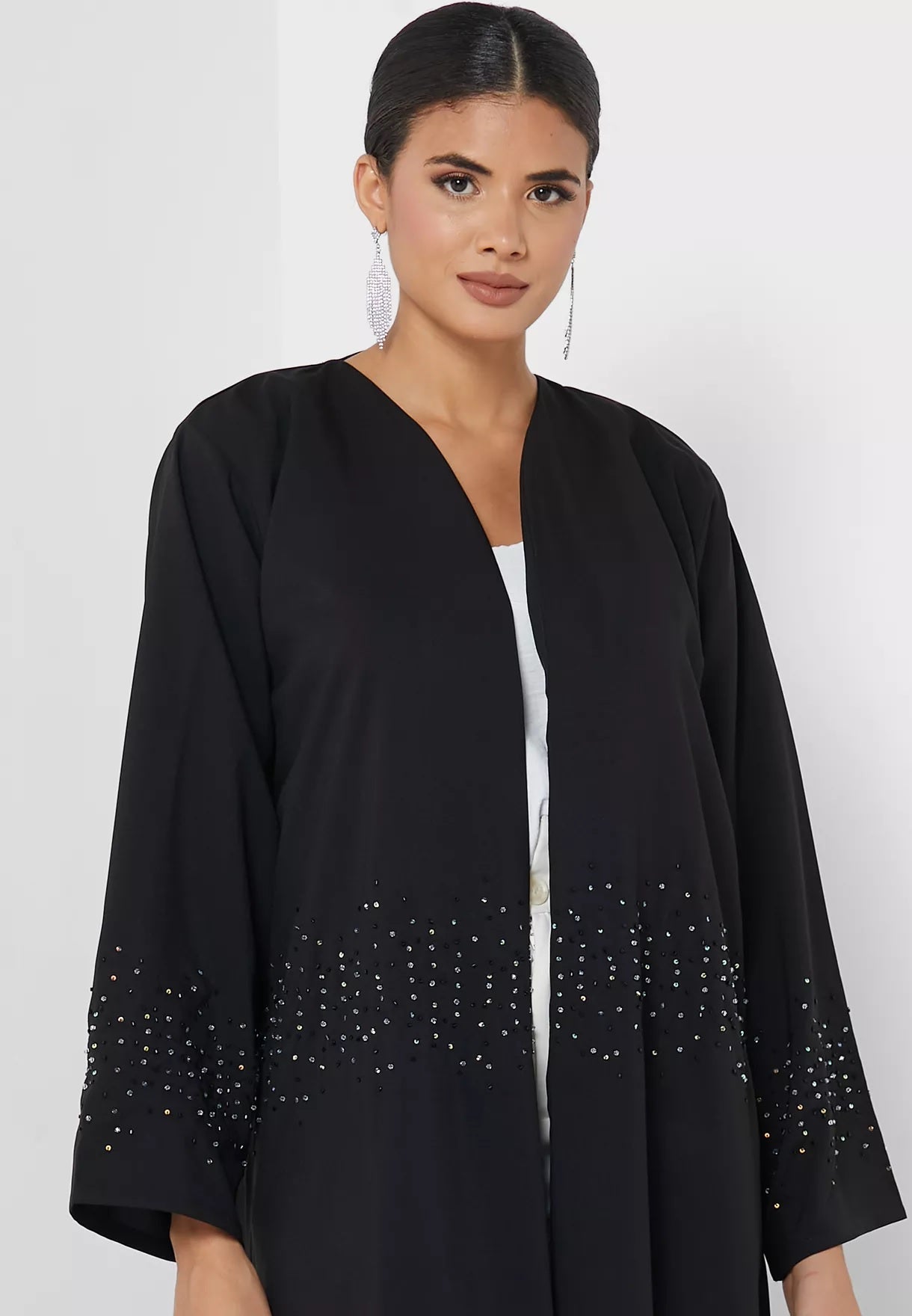 MOiSTREET Classic Crepe Embroidered Abaya