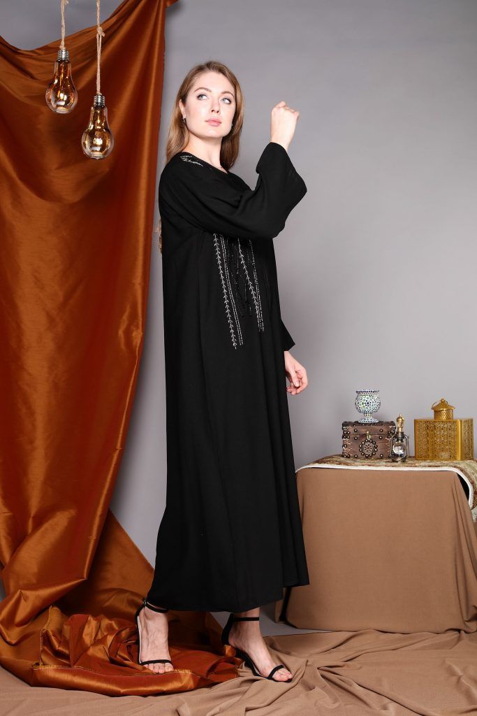 MOiSTREET Front Panel Hand Embroidery Abaya