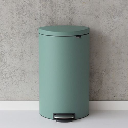 Brabantia 103902 FlatBack+SpaceSave PedalBin Silent 40L - Mineral Mint shade