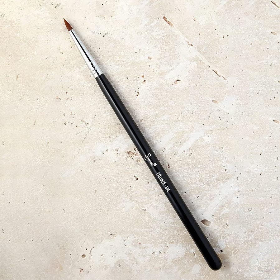 SIGMA BEAUTY E05  EYE LINER BRUSH