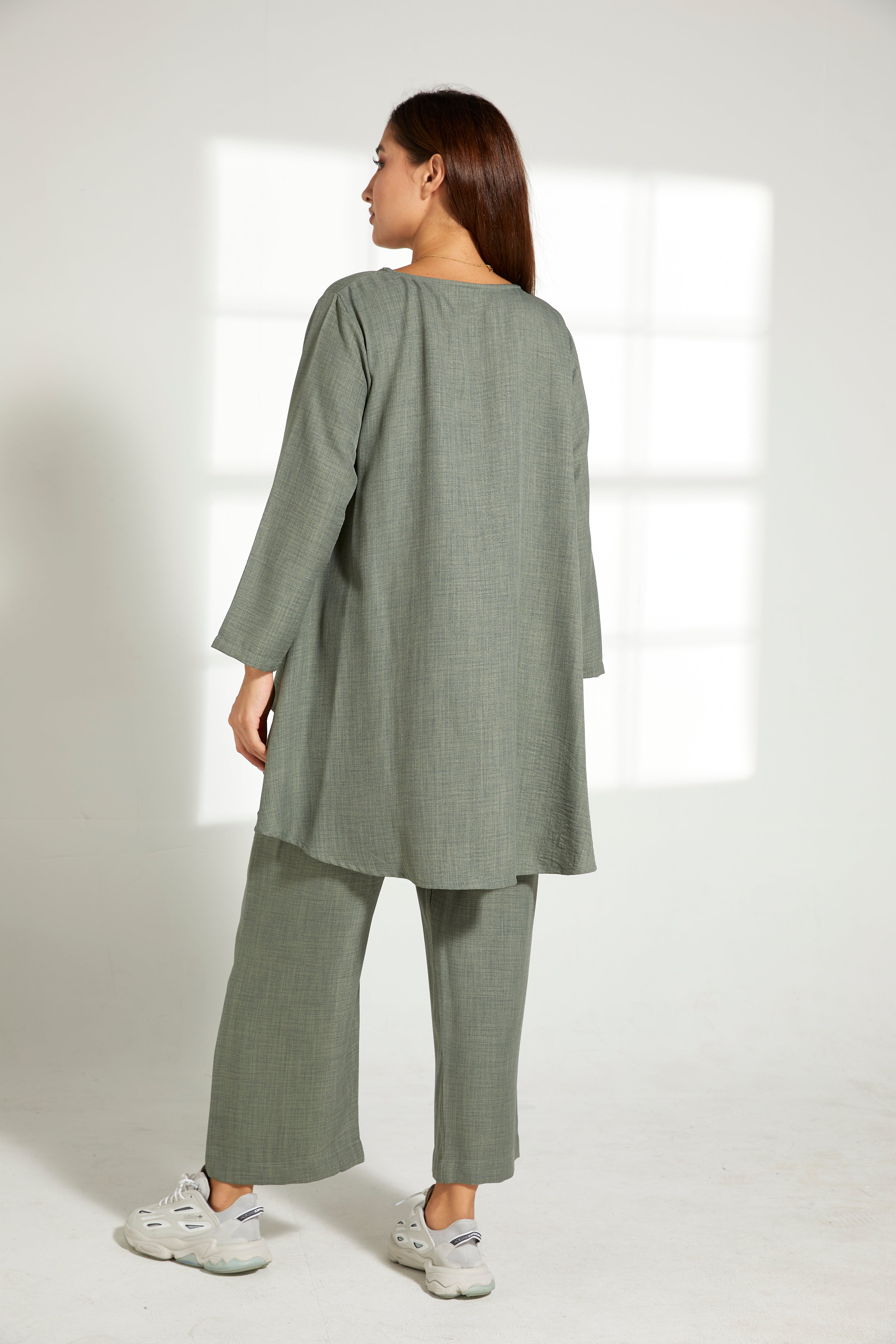 MOiSTREET Green CEY Mélange Fabric Top And Pants Set