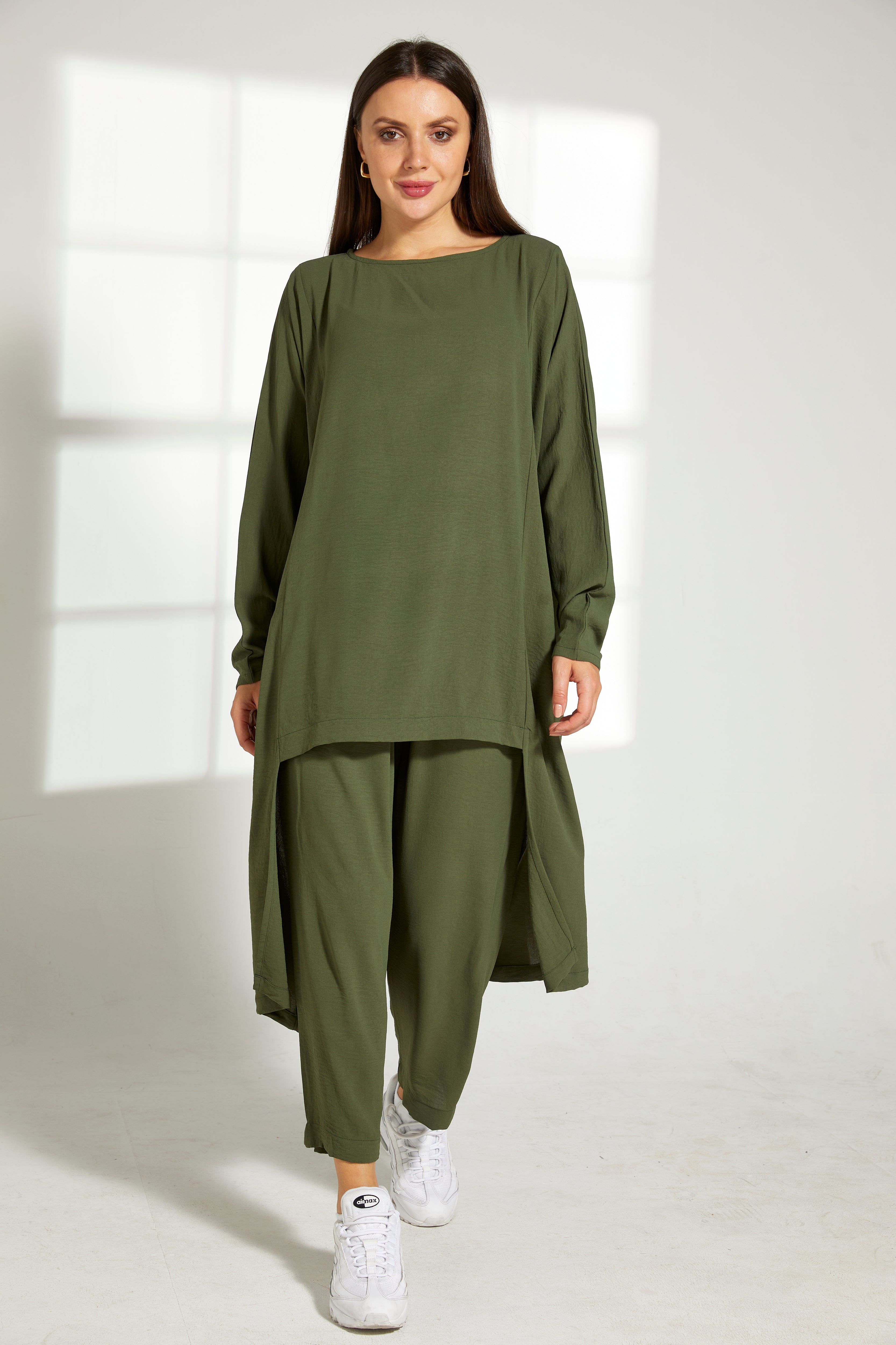 MOiSTREET Green CEY Fabric Top And Pants Set