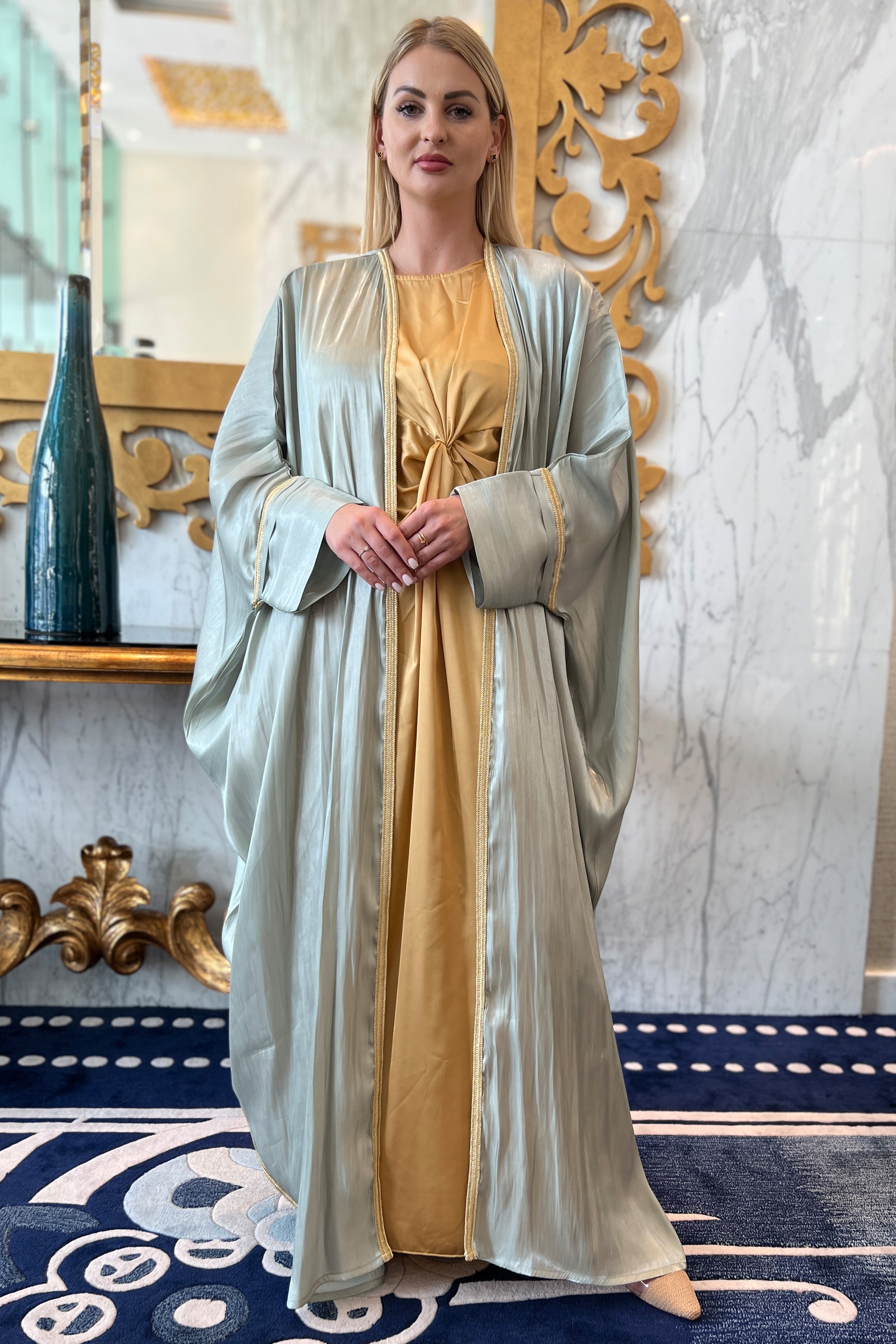 MOiSTREET Grey Rotana Shimmer Bhist Abaya Set