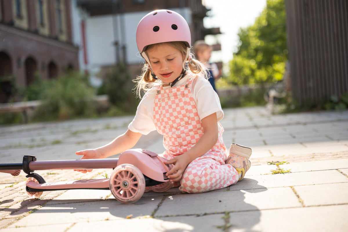 Scoot & Ride Highwaykick 3S LED Scooter — Rose
