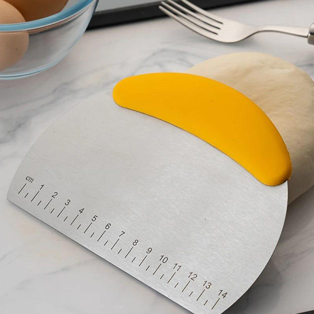 Household Stainless Steel Semi-Round Baking Knife with Scale - Precision Cutter for Cakes, Pastries, and More