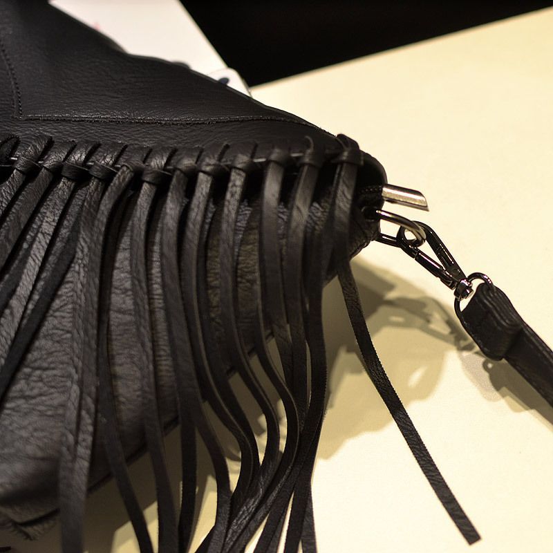 Women Vintage Fringe Crossbody Bag PU Leather Hobo Bag Shoulder Bag