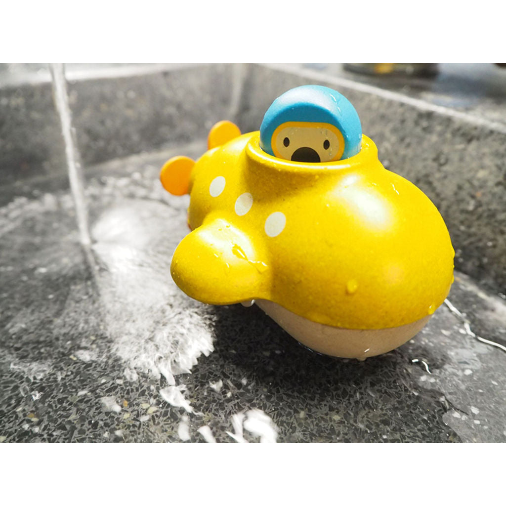 غواصة PlanToys — لعبة حمام خشبية
