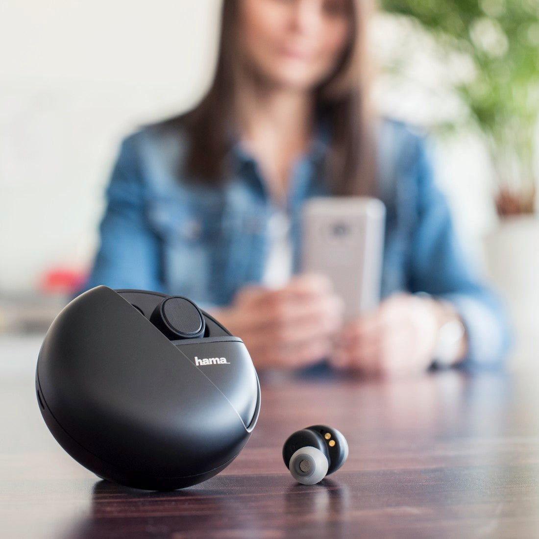 سماعات HAMA 178881 Bluetooth® "Disc" ، داخل الأذن ، لاسلكية بالكامل ، صغيرة الحجم ، محطة شحن