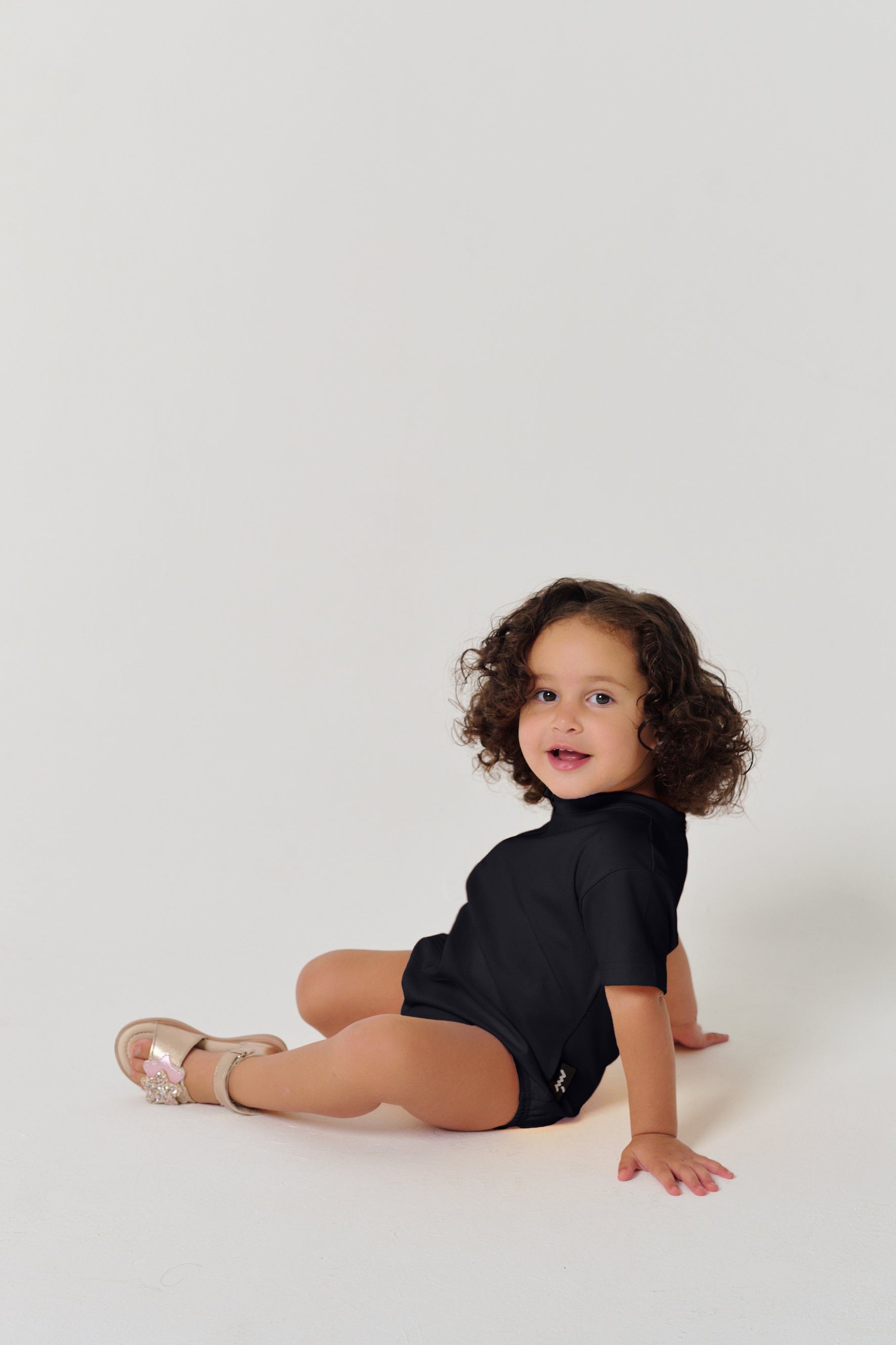 بدلة رومبر كلاسيكية للأطفال من ماركة MULU - أسود