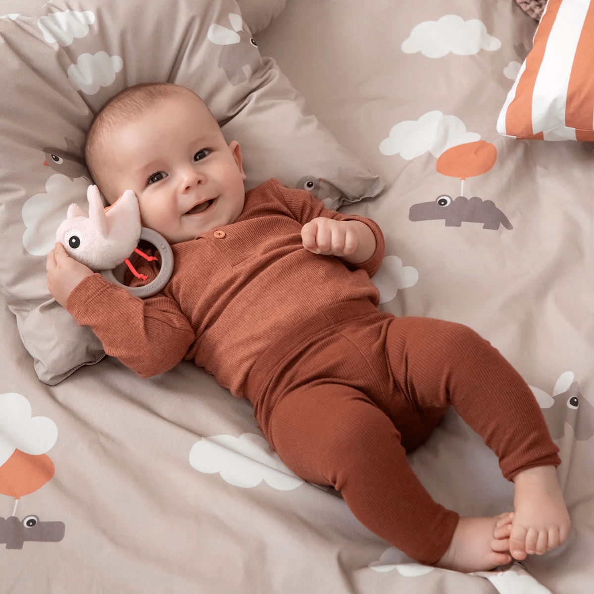 Done By Deer Sensory Rattle W/Teether Birdee Powder