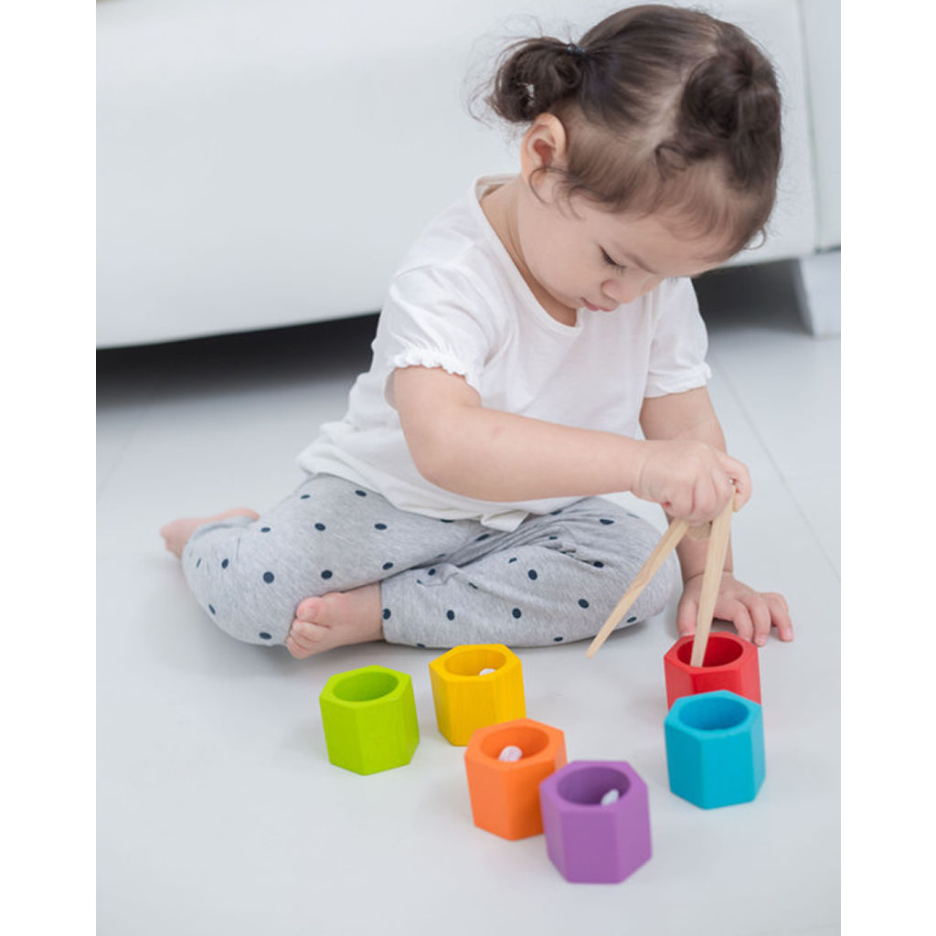 خلايا النحل من PlanToys — لعبة خشبية لتنمية المهارات الحركية الدقيقة