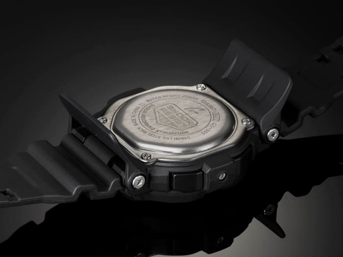ساعة رقمية متينة من كاسيو G-SHOCK GD-350 مزودة بنظام تنبيه بالاهتزاز