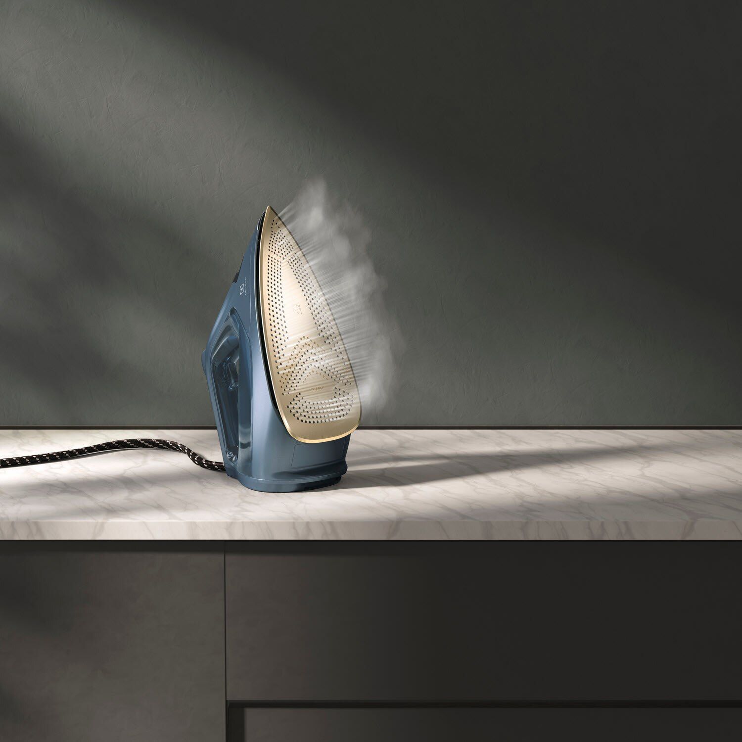 Electrolux Renew 800 Steam Iron 2500W, Metallic Blue, E8SI1-82BM