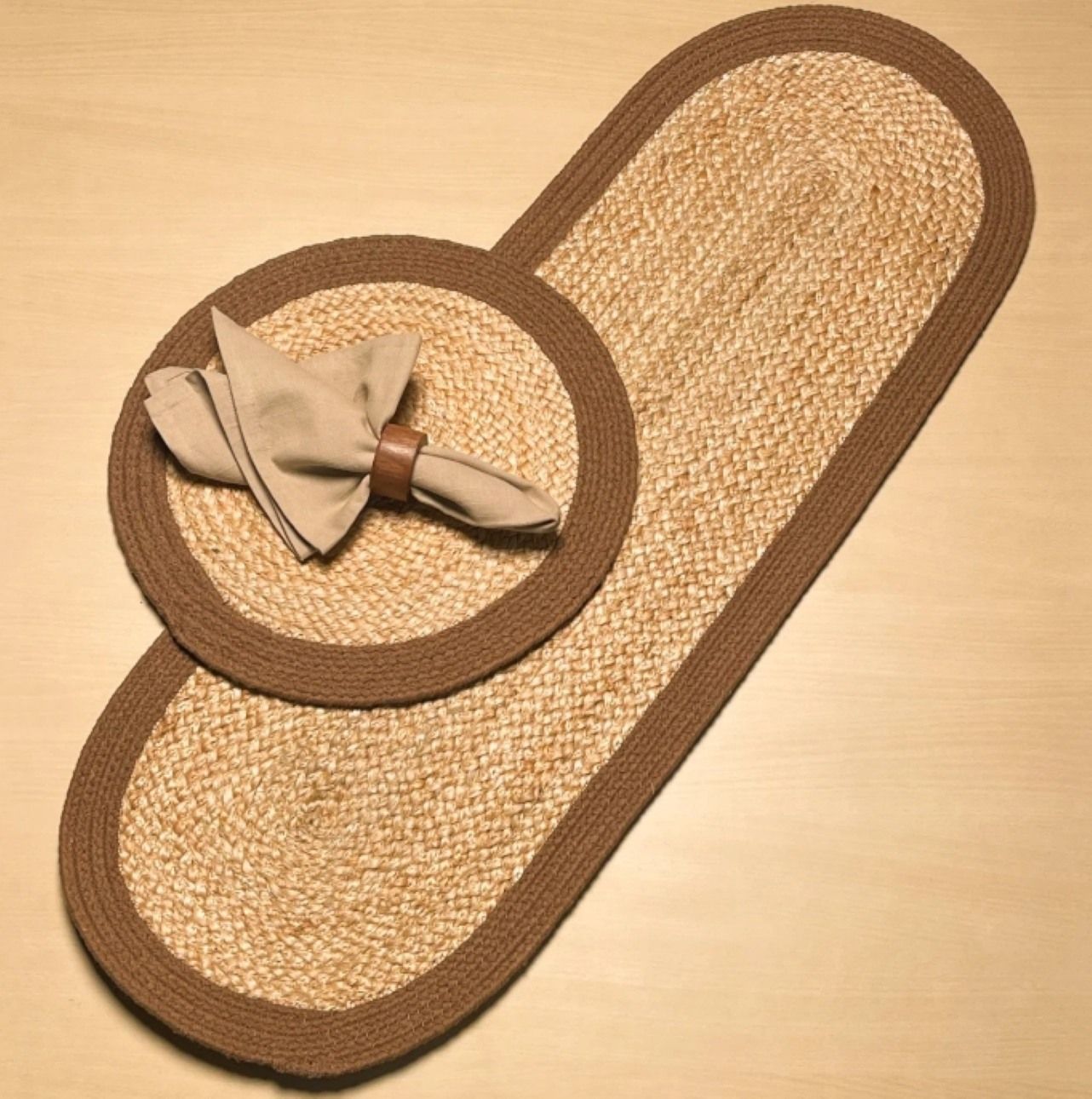 Heat Resistant Natural Jute Braided Dining Table Runner Rustic Farmhouse Decor Beige/Brown 13X36 Inch Oval