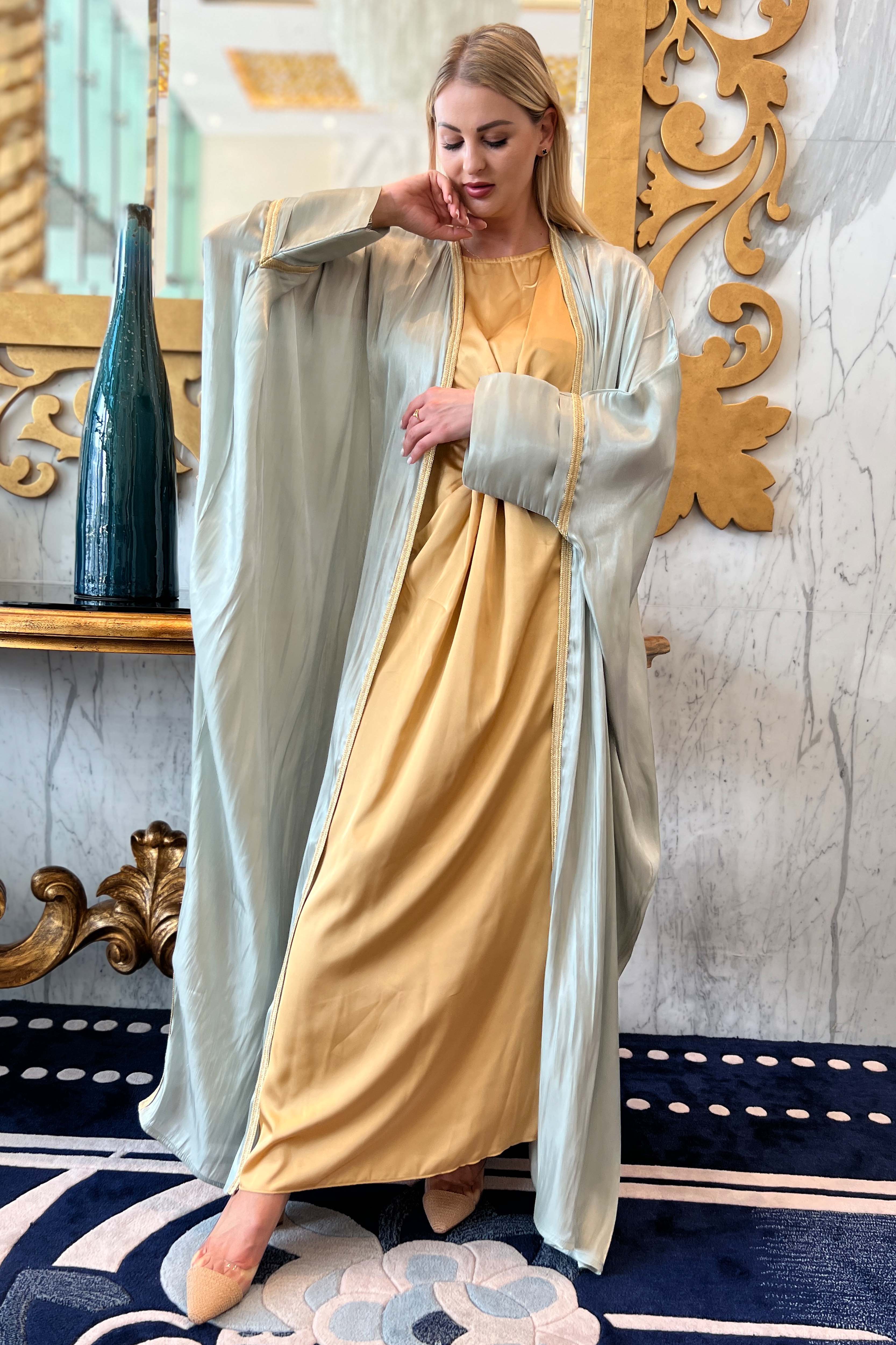 MOiSTREET Grey Rotana Shimmer Bhist Abaya Set