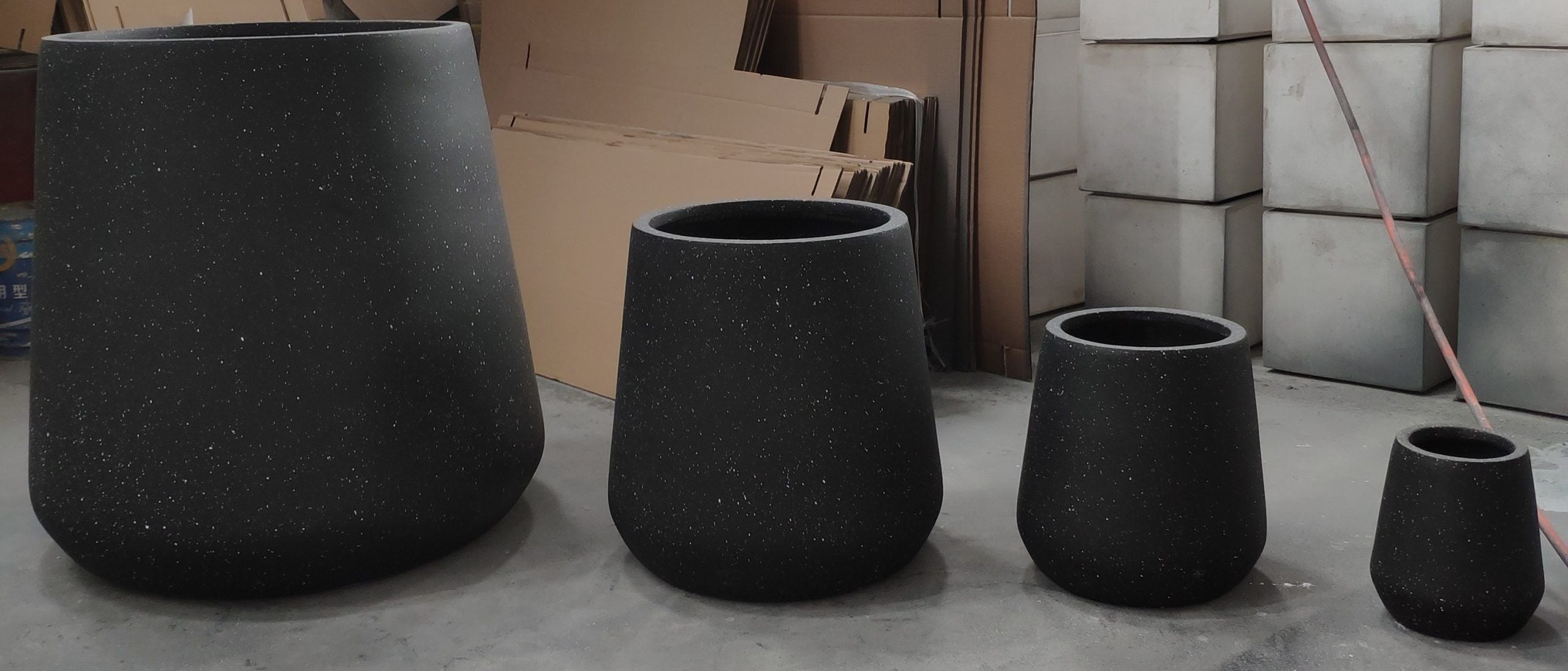 20x25cm Black Fiberclay Planter #KD-003