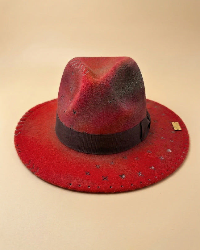 By Carmenzo wild berry hat