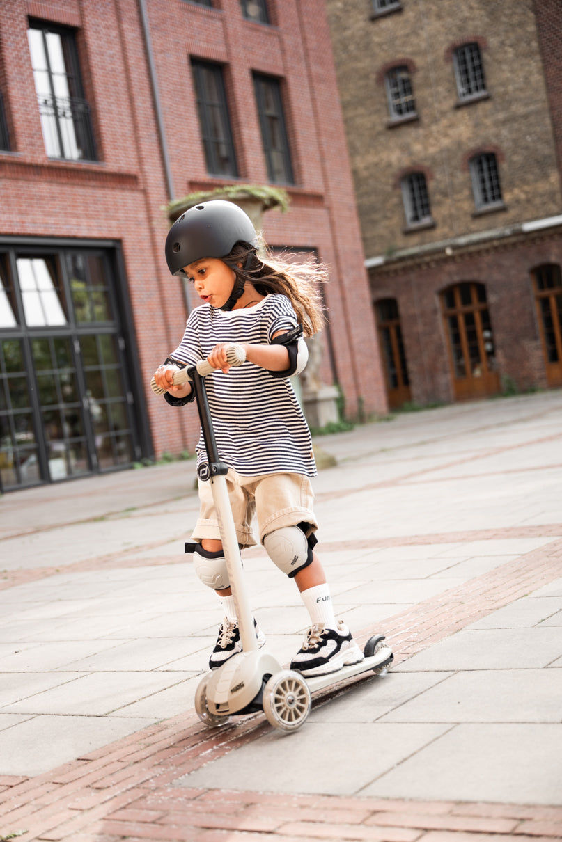 Scoot & Ride Highwaykick 3S LED Ash