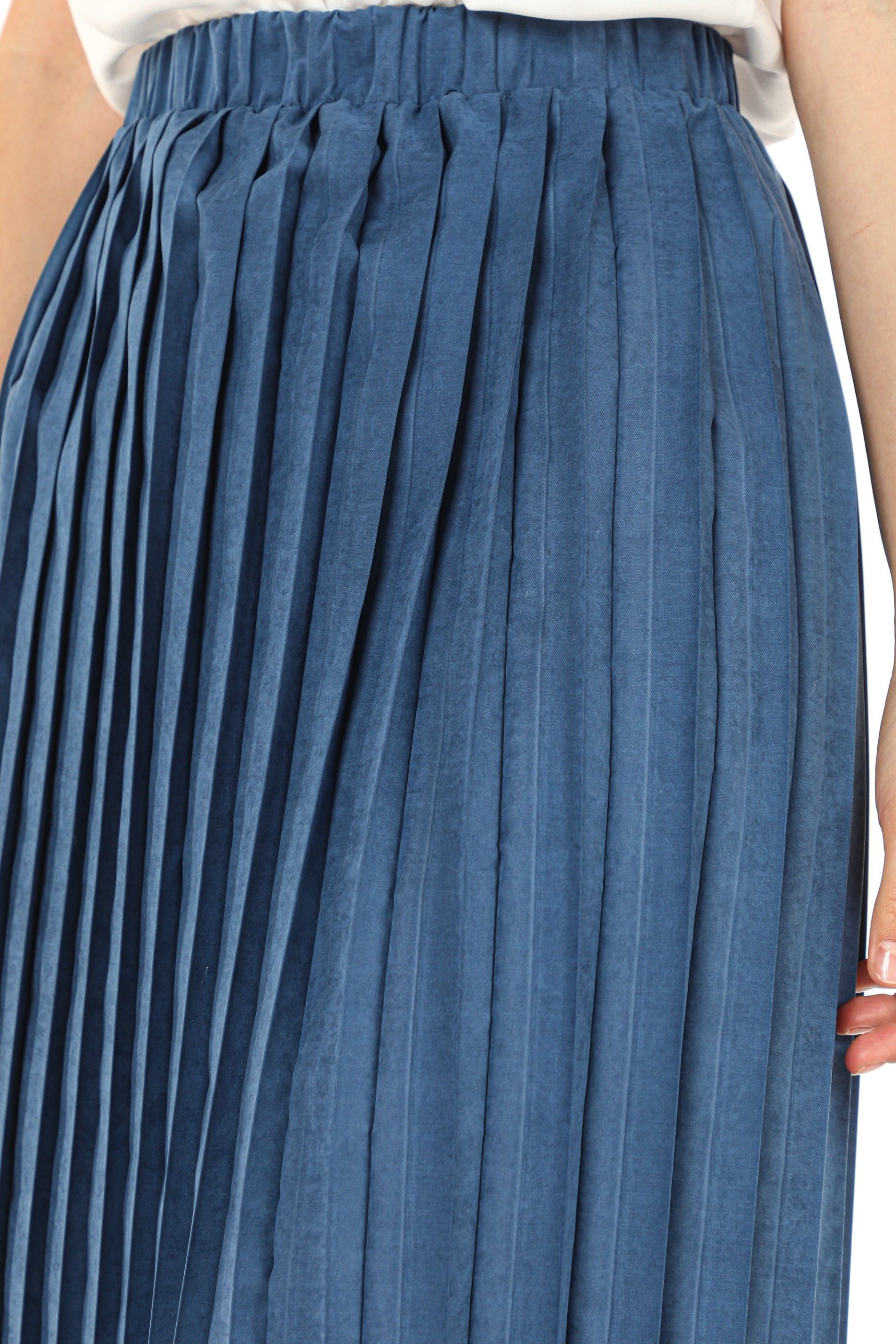 MOiSTREET Navy Shamua Pleated Skirt
