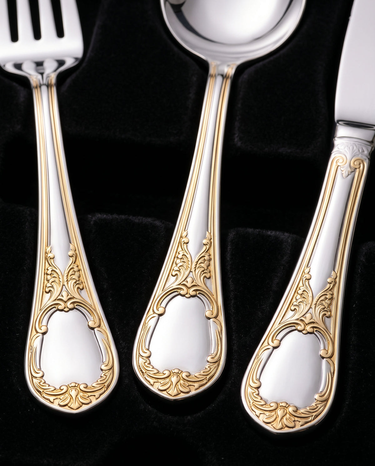 Antique Arch 72-Piece Vintage Gold-Trim Cutlery Set