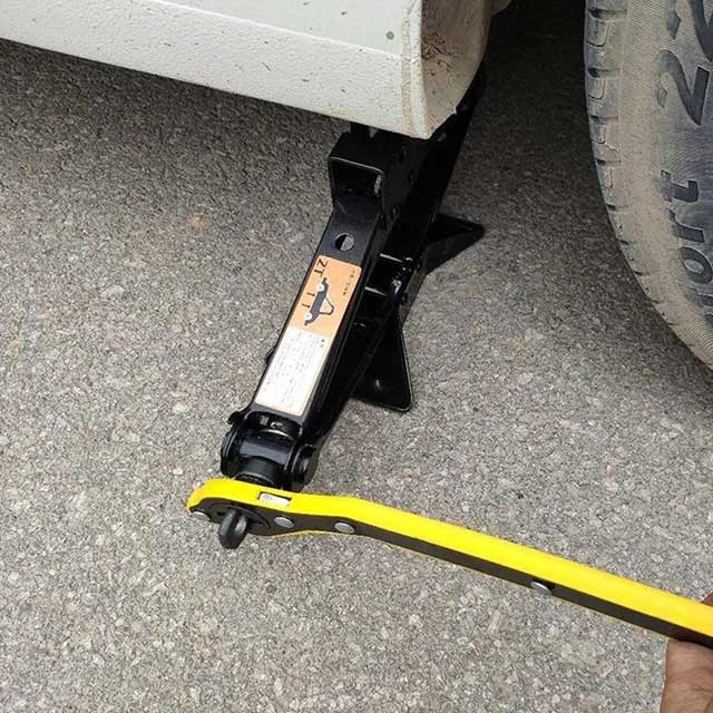 1 Piece Car Jack Labor-Saving Wrench - Heavy Duty, Efficient Vehicle Lifting Tool for Easy Tire Change