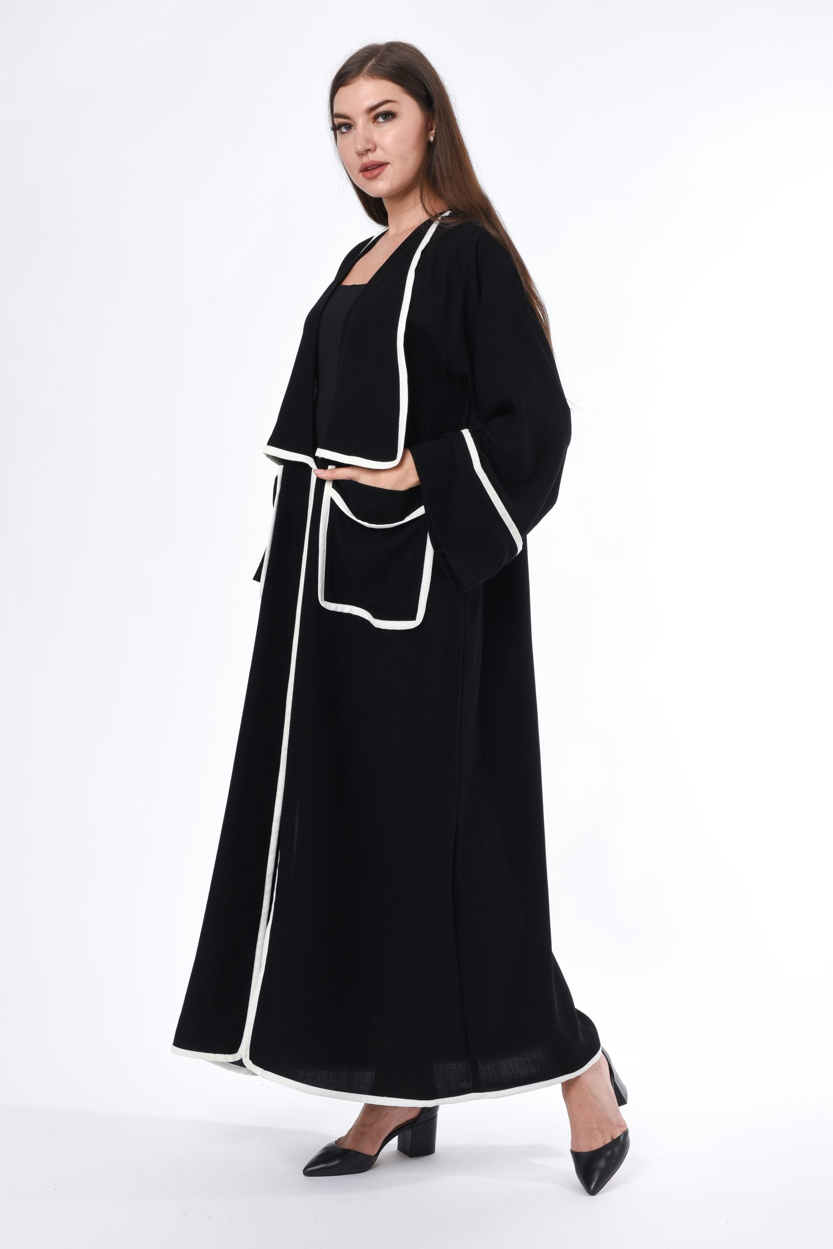 MOiSTREET Black and White Pocket Detail Abaya