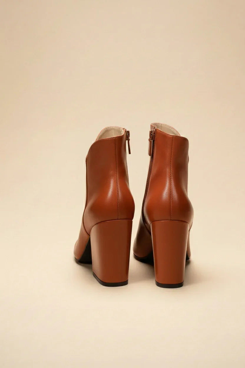 Stuart Weitzman Vera Leather Boots