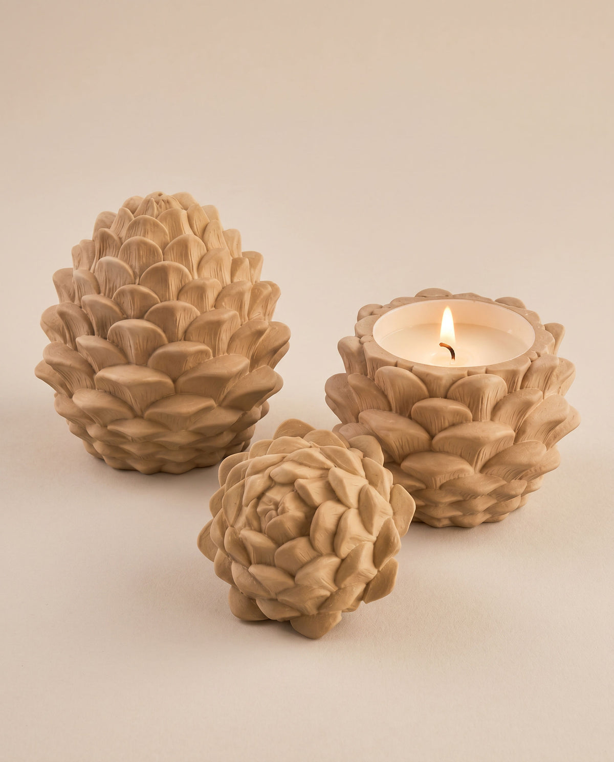 Antique Arch Pinecone Tealight Candle Holder – 10cm