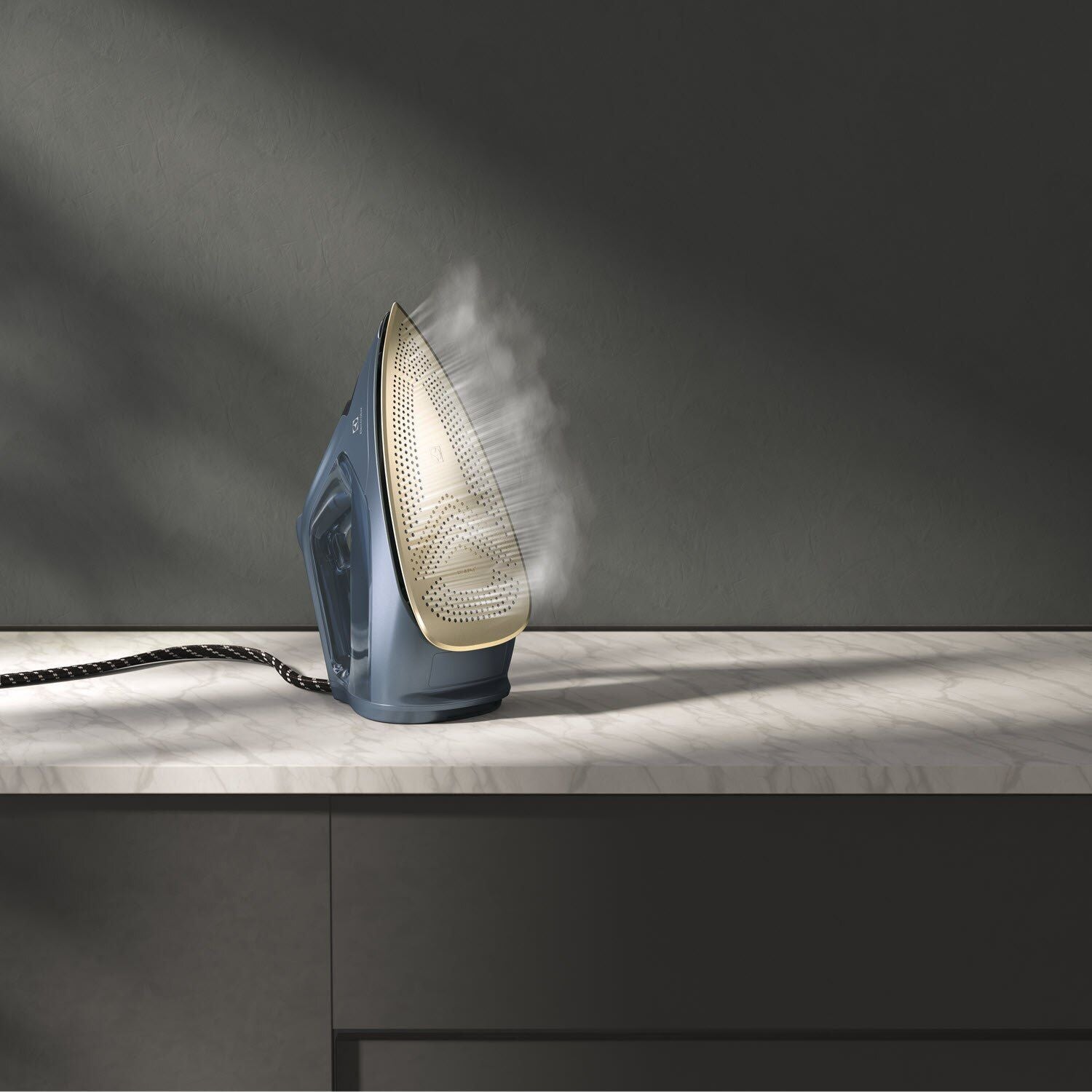 Electrolux Renew 800 Steam Iron 2800 W, E8SI1-80BM