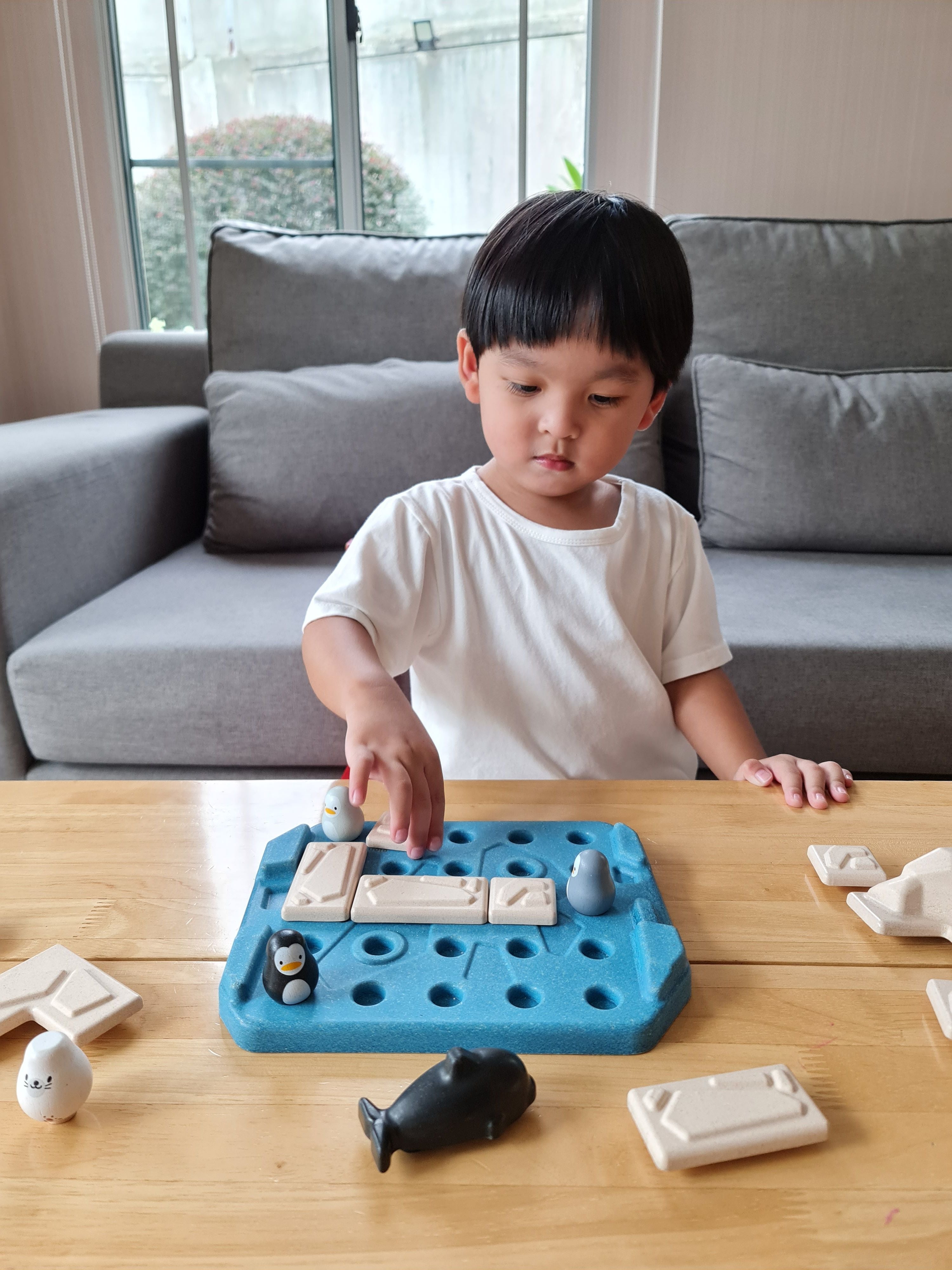 Finding Penguin Game