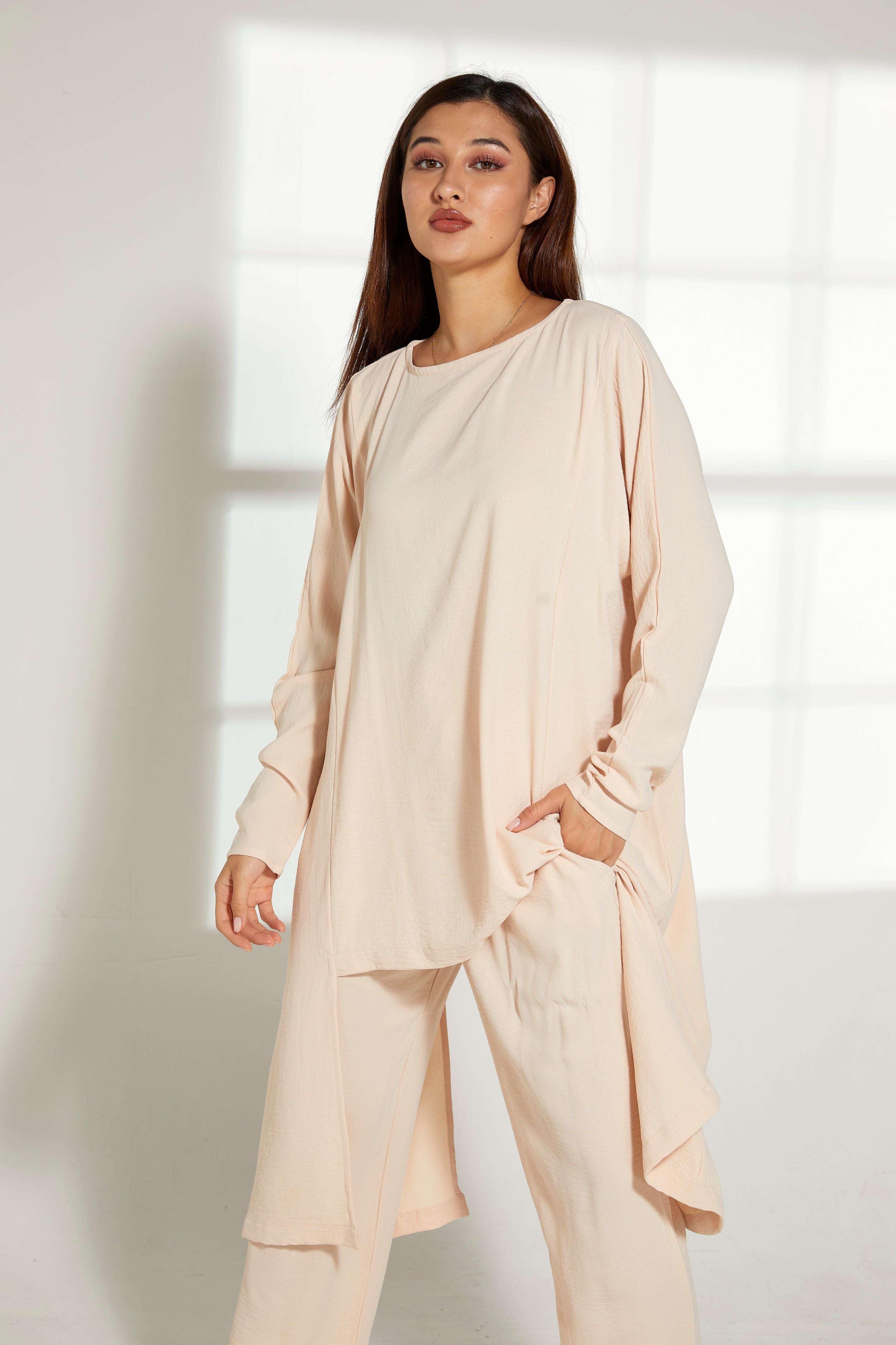 MOiSTREET Crème CEY Fabric Top And Pants Set