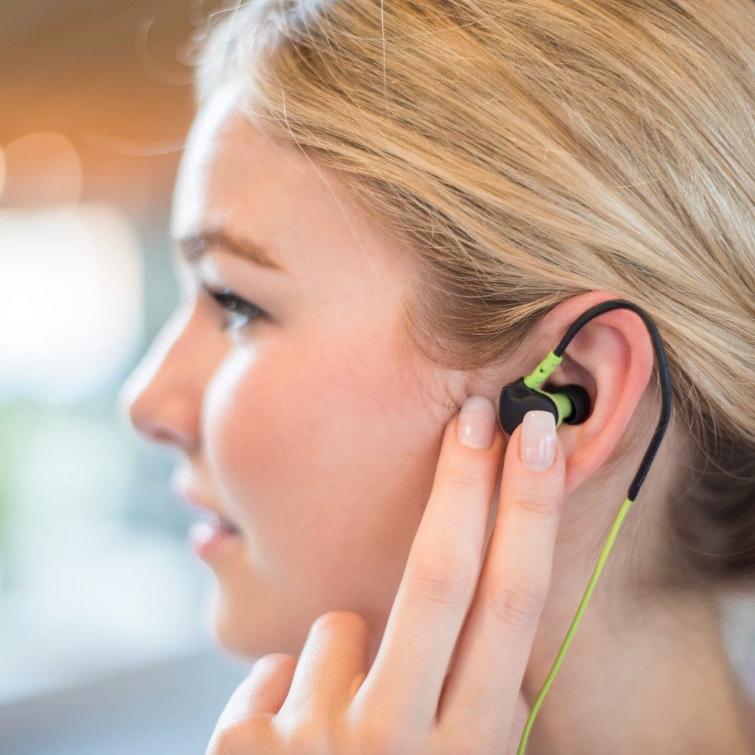 HAMA 135606 "Run" Clip-On Sport Earphones, black/green