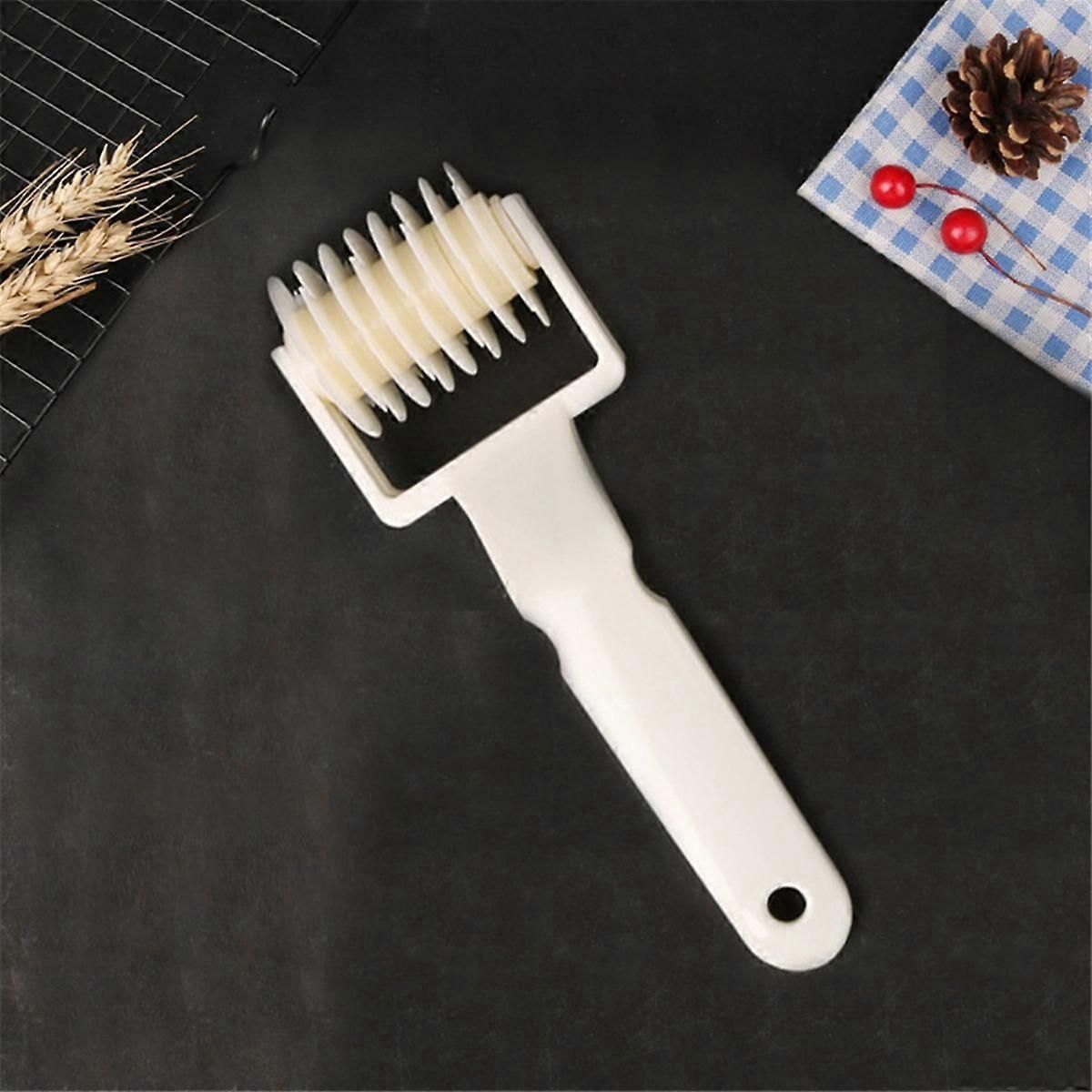Pizza Roller Wheel Kitchen Baking Gadget Pizza Roller Baking Tool