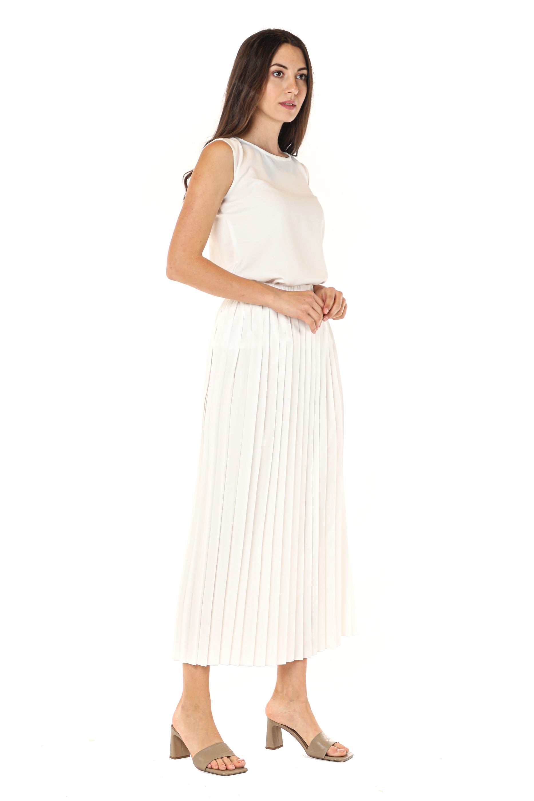MOiSTREET White Shamua Pleated Skirt