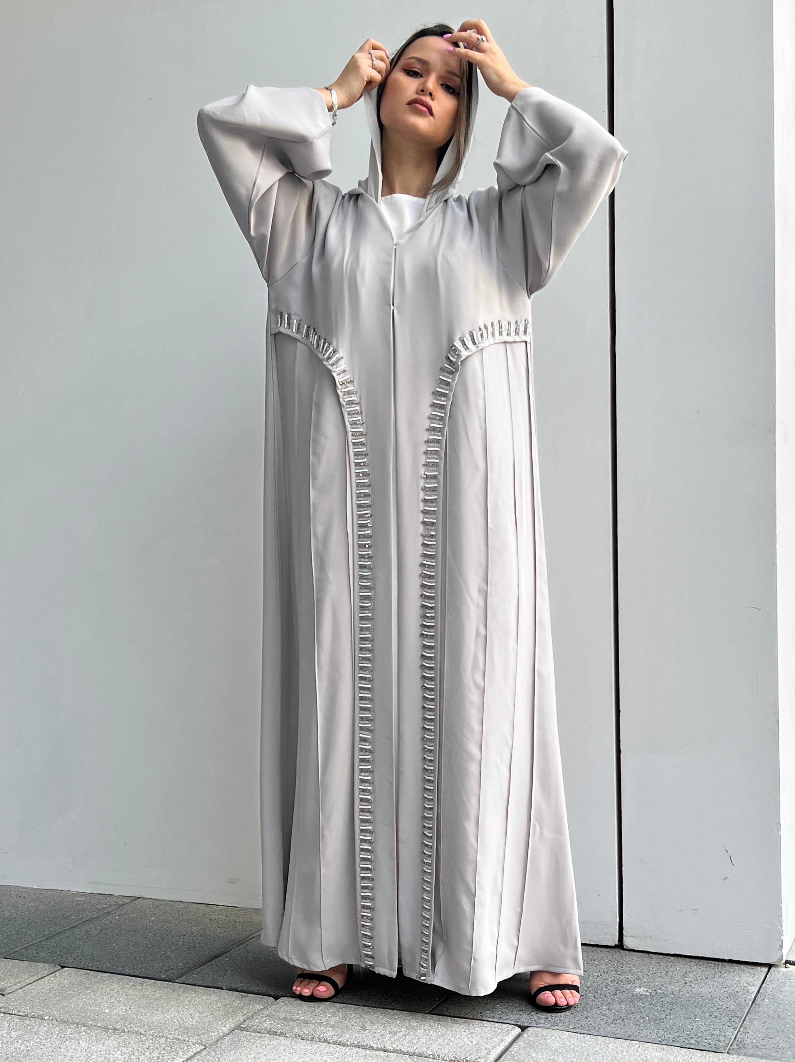 MOiSTREET Grey Korean Nada Embroidery Abaya