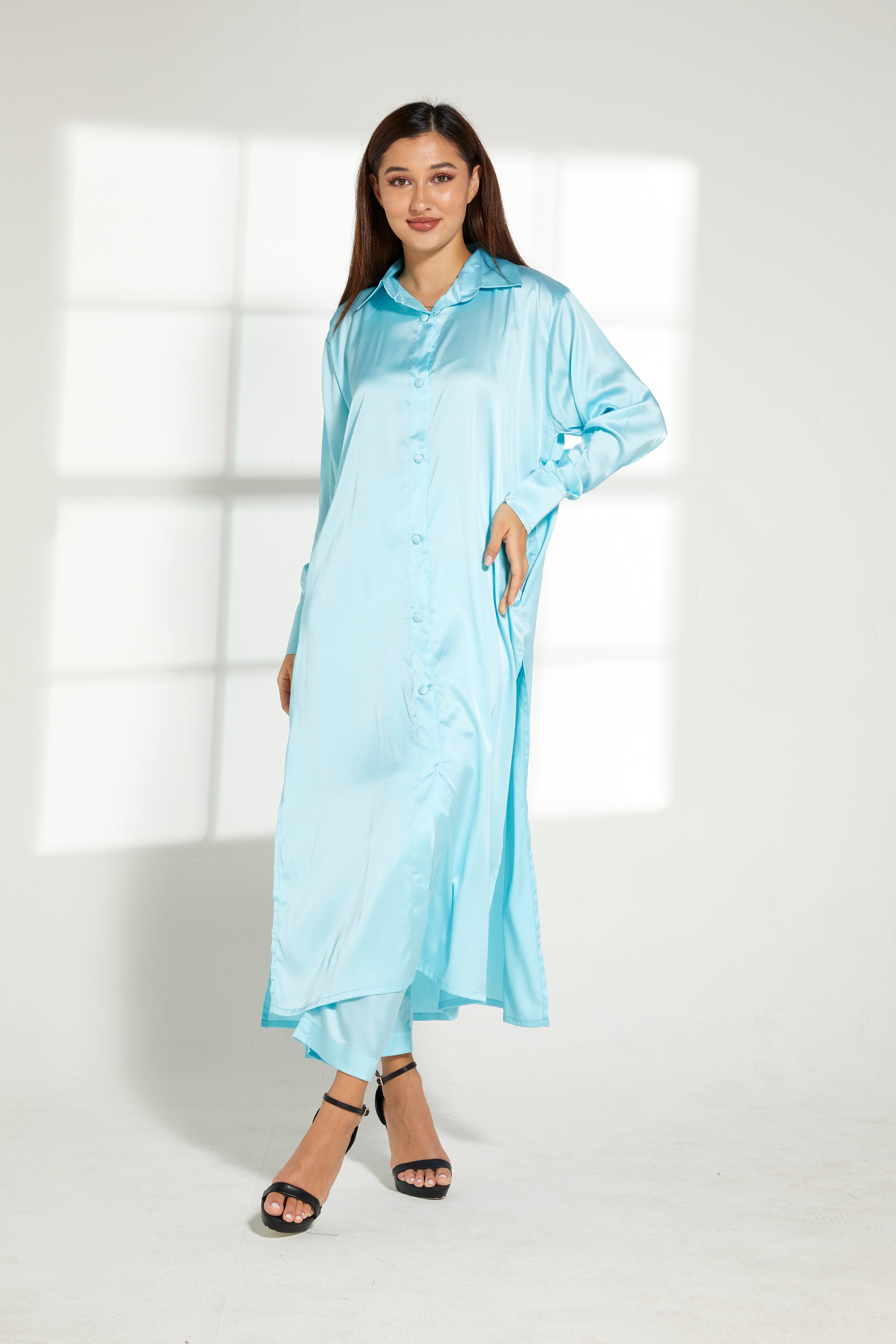 MOiSTREET Turquoise Silk Fabric Top and Pants Set