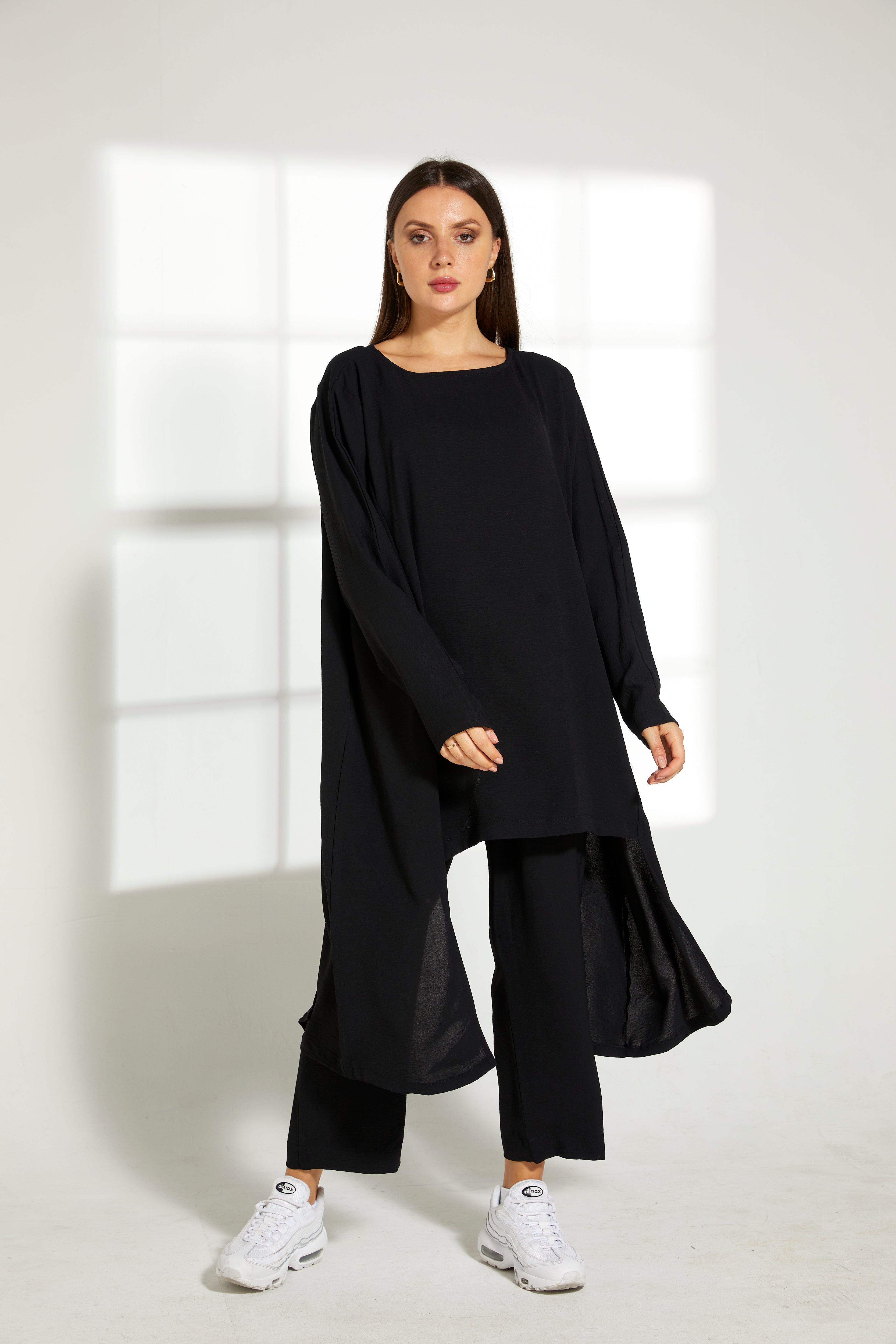 MOiSTREET Black CEY Fabric Top And Pants Set