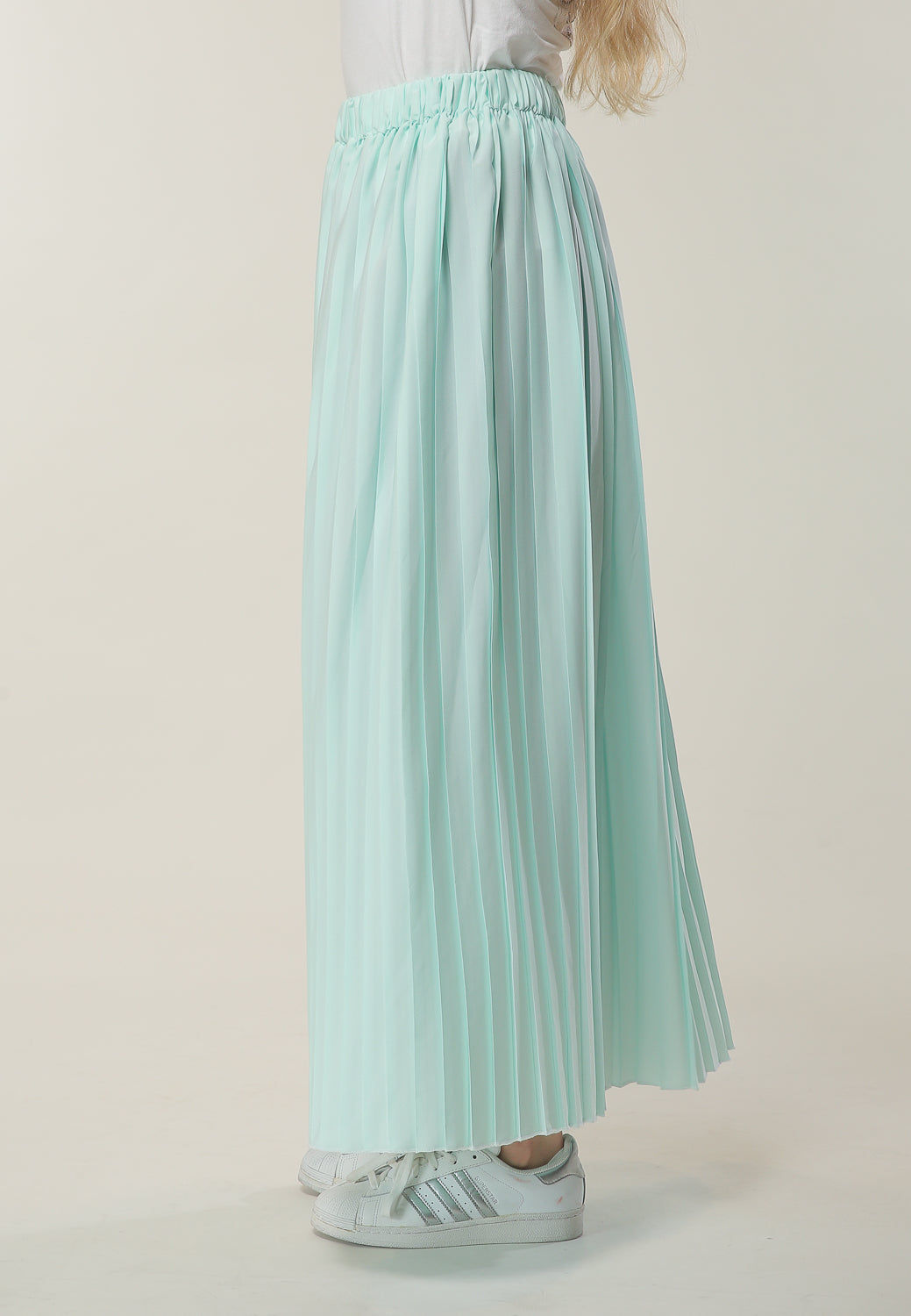 MOiSTREET Comfort Fit Pleated Skirt