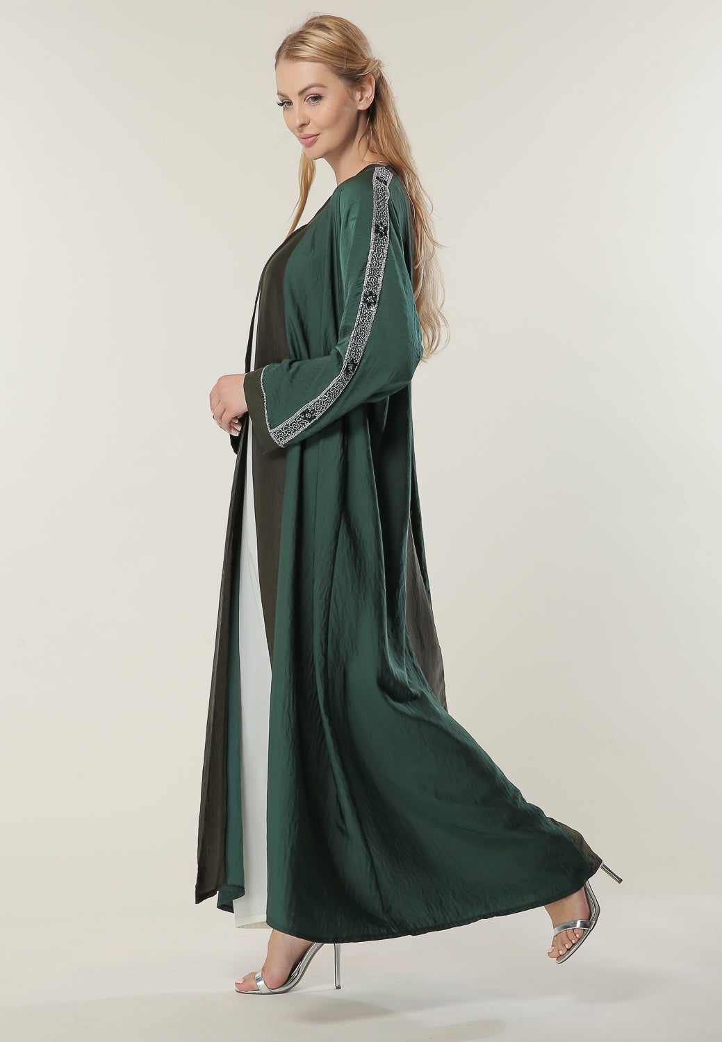 MOiSTREET Green Colorblock Abaya with Handwork