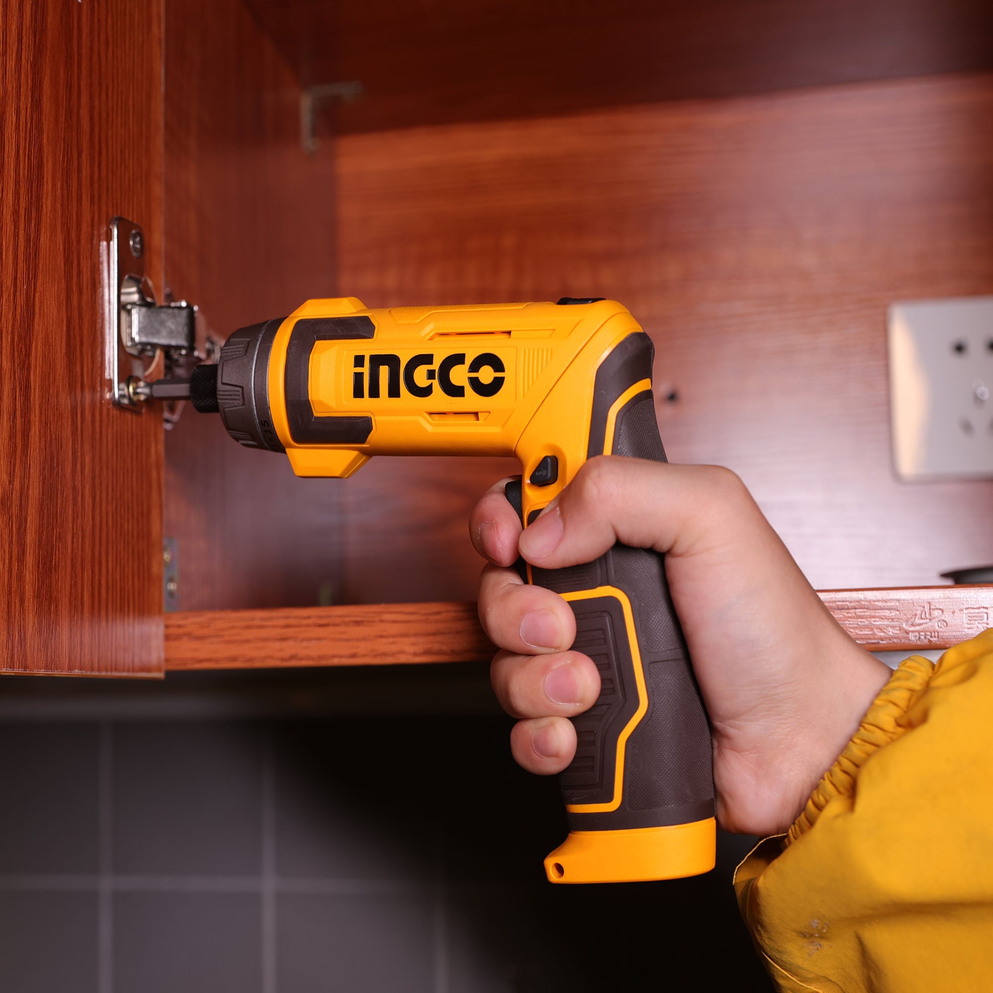 INGCO 8V Cordless Screwdriver Set, 6 Nm, 1/4″ Hex