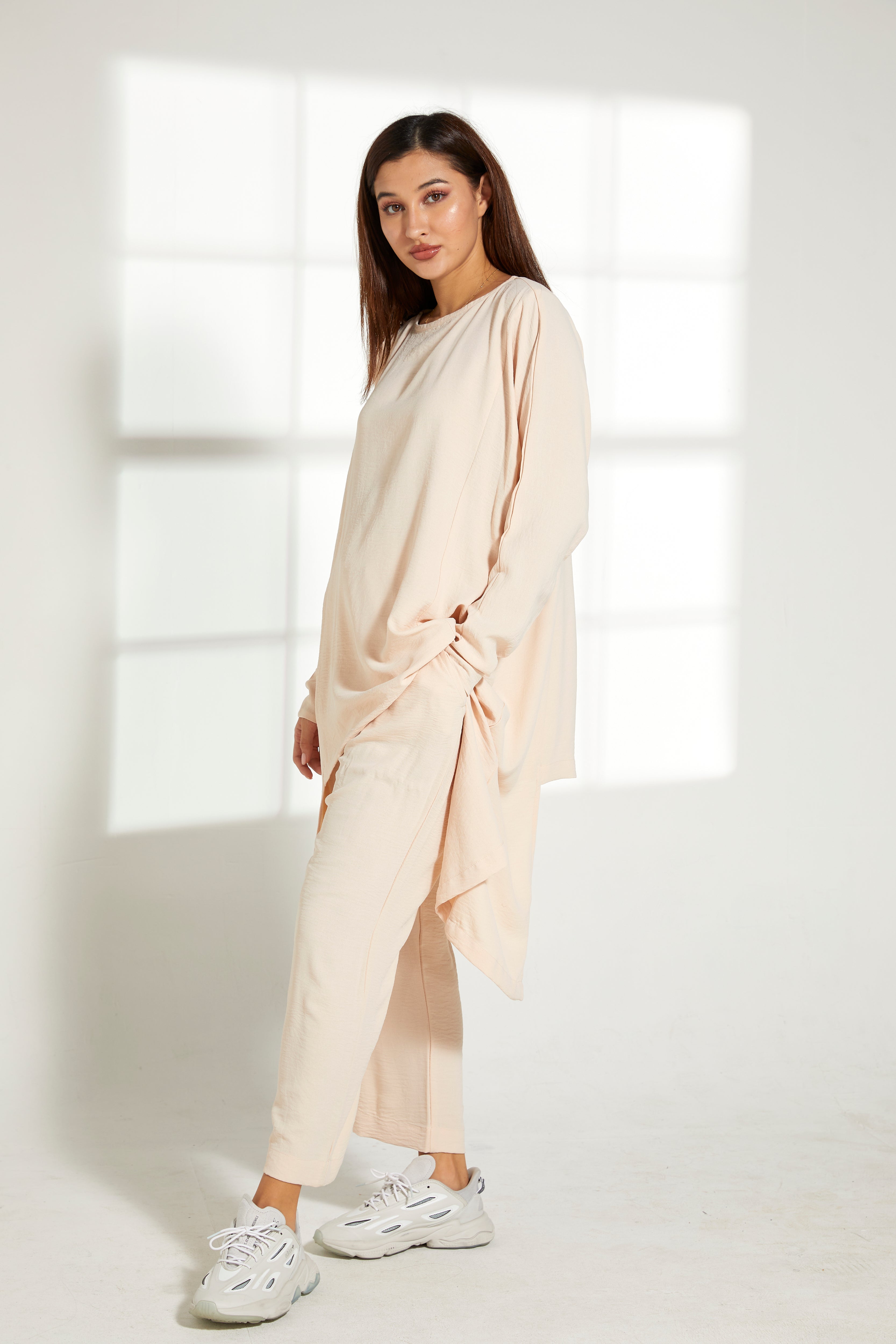 MOiSTREET Crème CEY Fabric Top And Pants Set