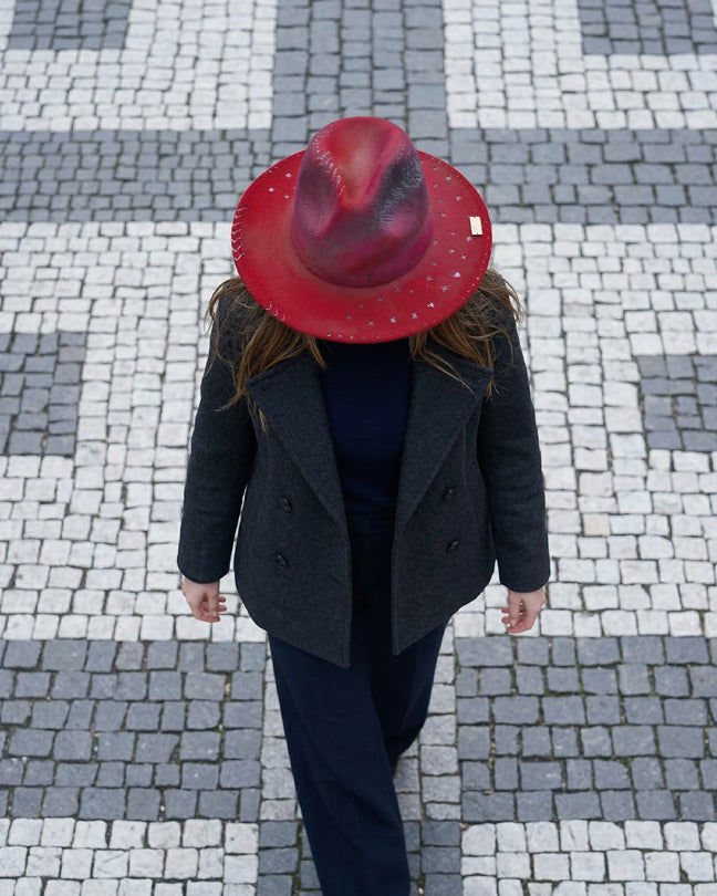 By Carmenzo wild berry hat